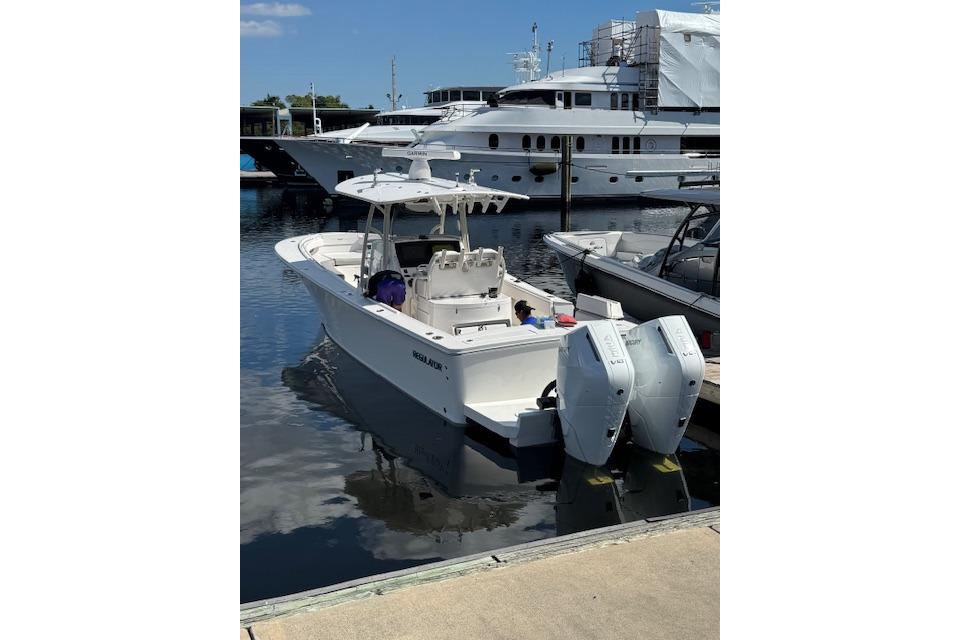 2018 Regulator 34 Center Console