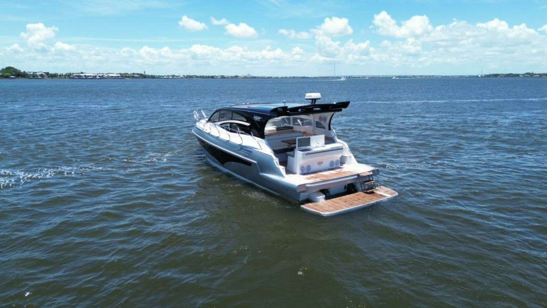 2025 Real 40 HT Luxury - Image 18
