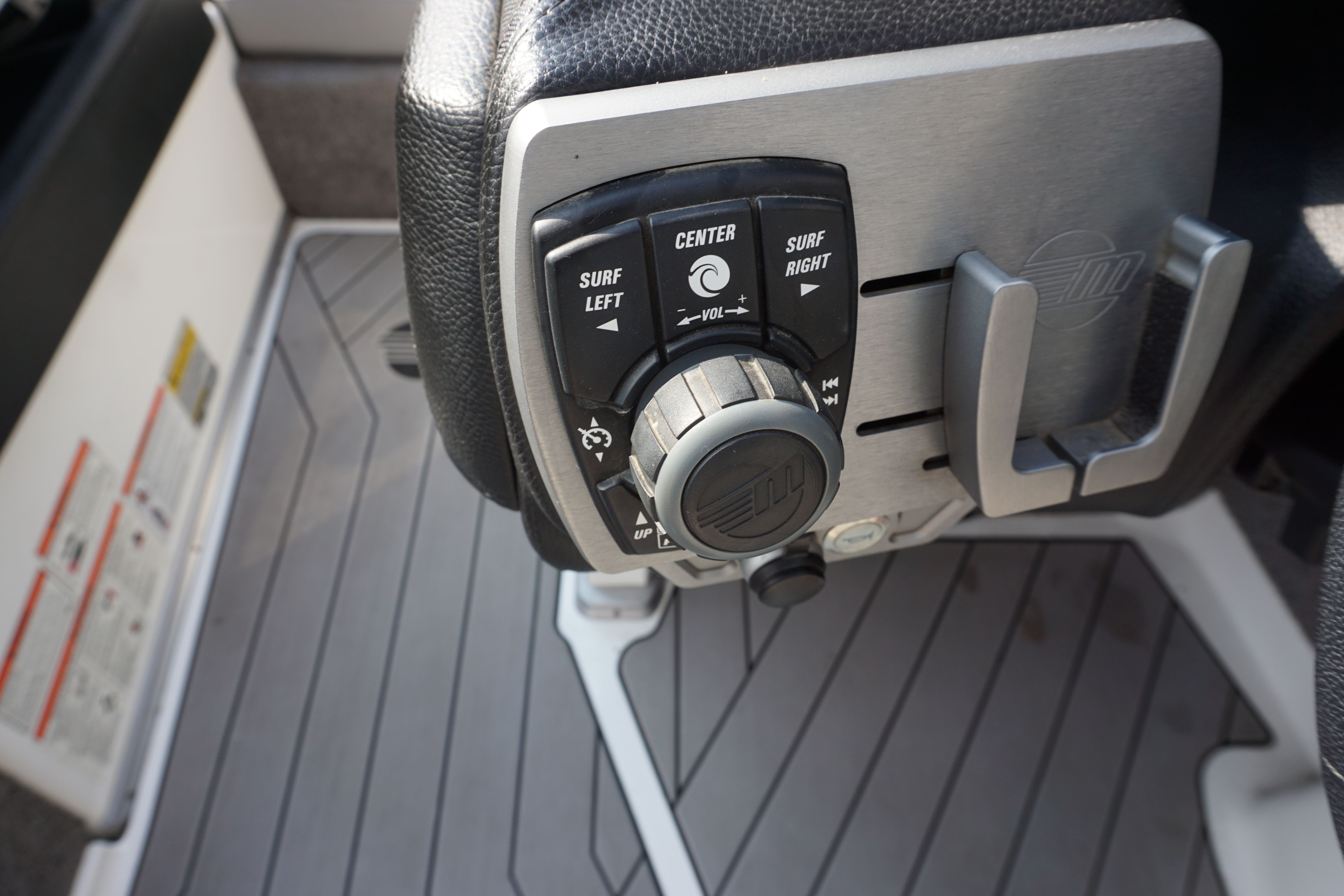 2018 Malibu Wakesetter 25 LSV - 10