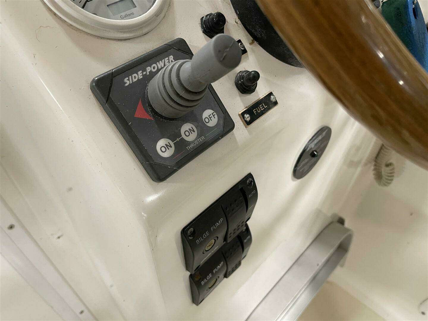 2005 Hunt Yachts 25 Surfhunter - Image 15