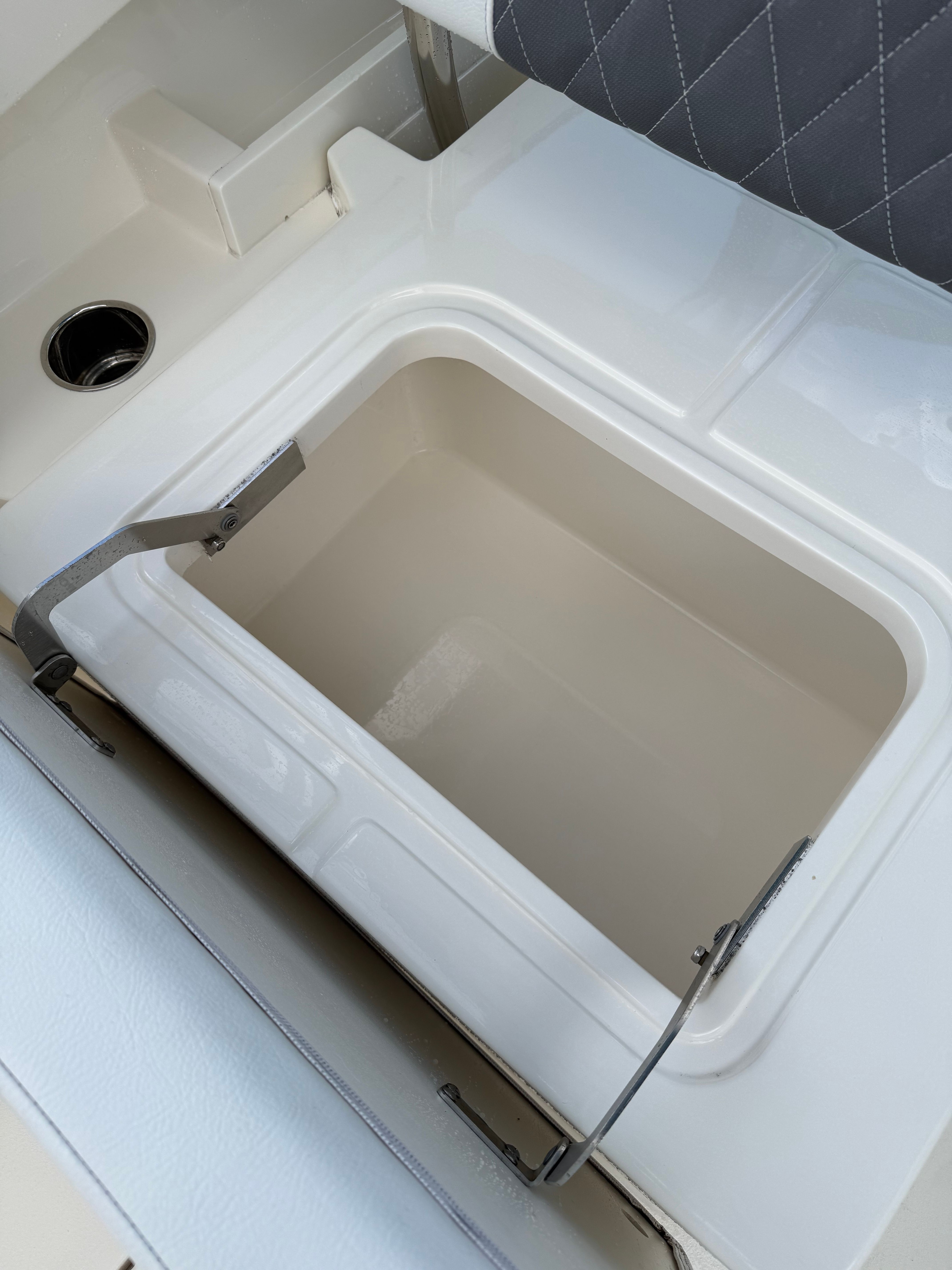 2022 Cobia 240 Dual Console - 22