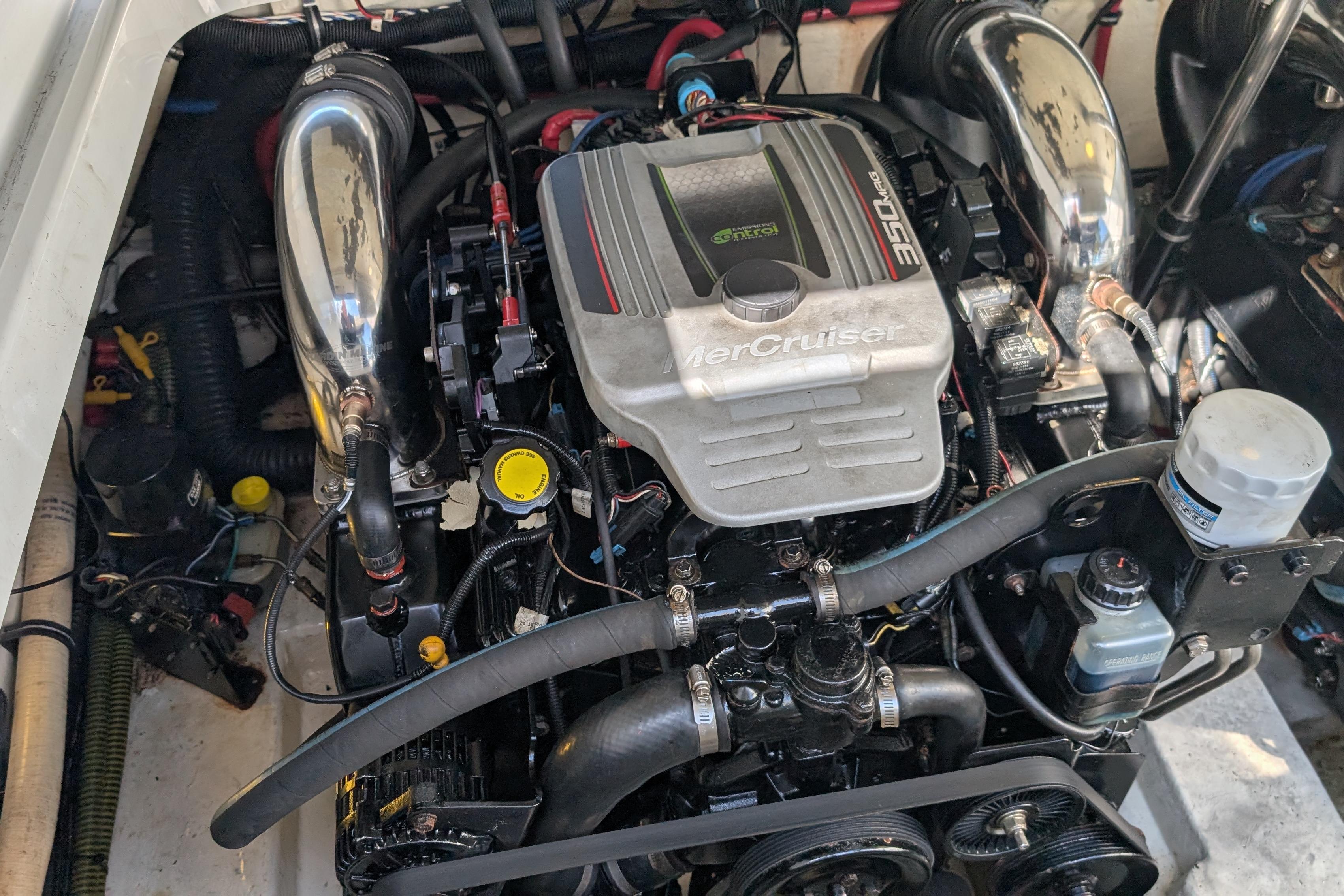 2014 Formula 310 Bowrider - 17