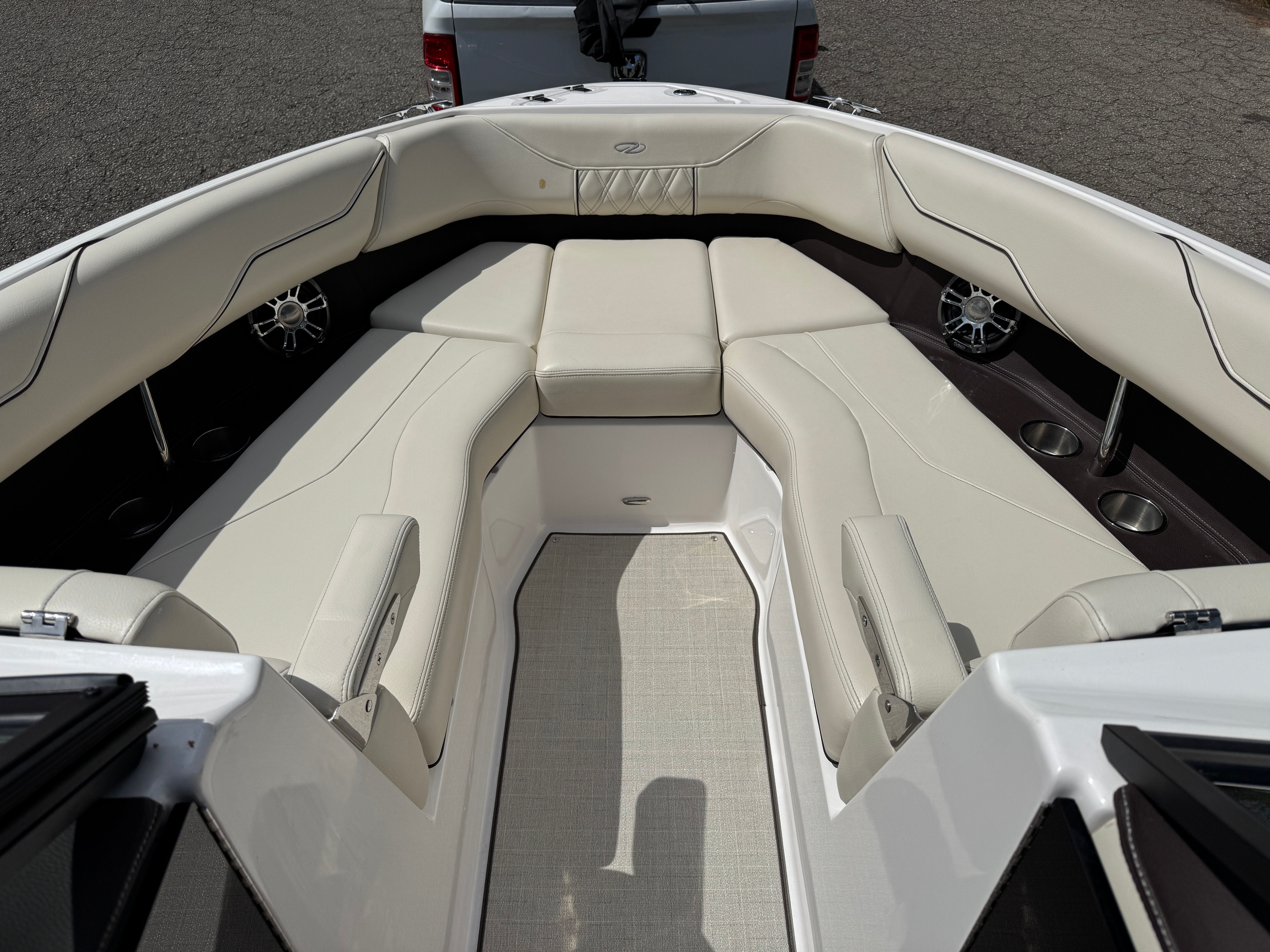 2023 REGAL LS4 - Image 9
