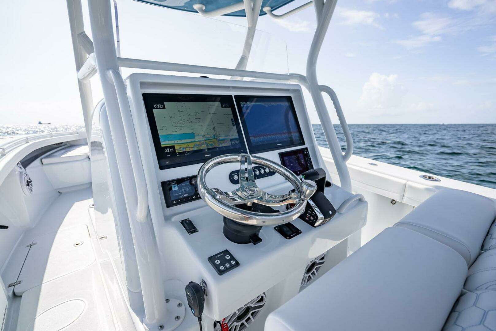 2025 Yellowfin 34 Offshore - Image 9