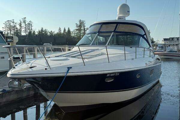 2006 Cruisers Yachts 420 Express