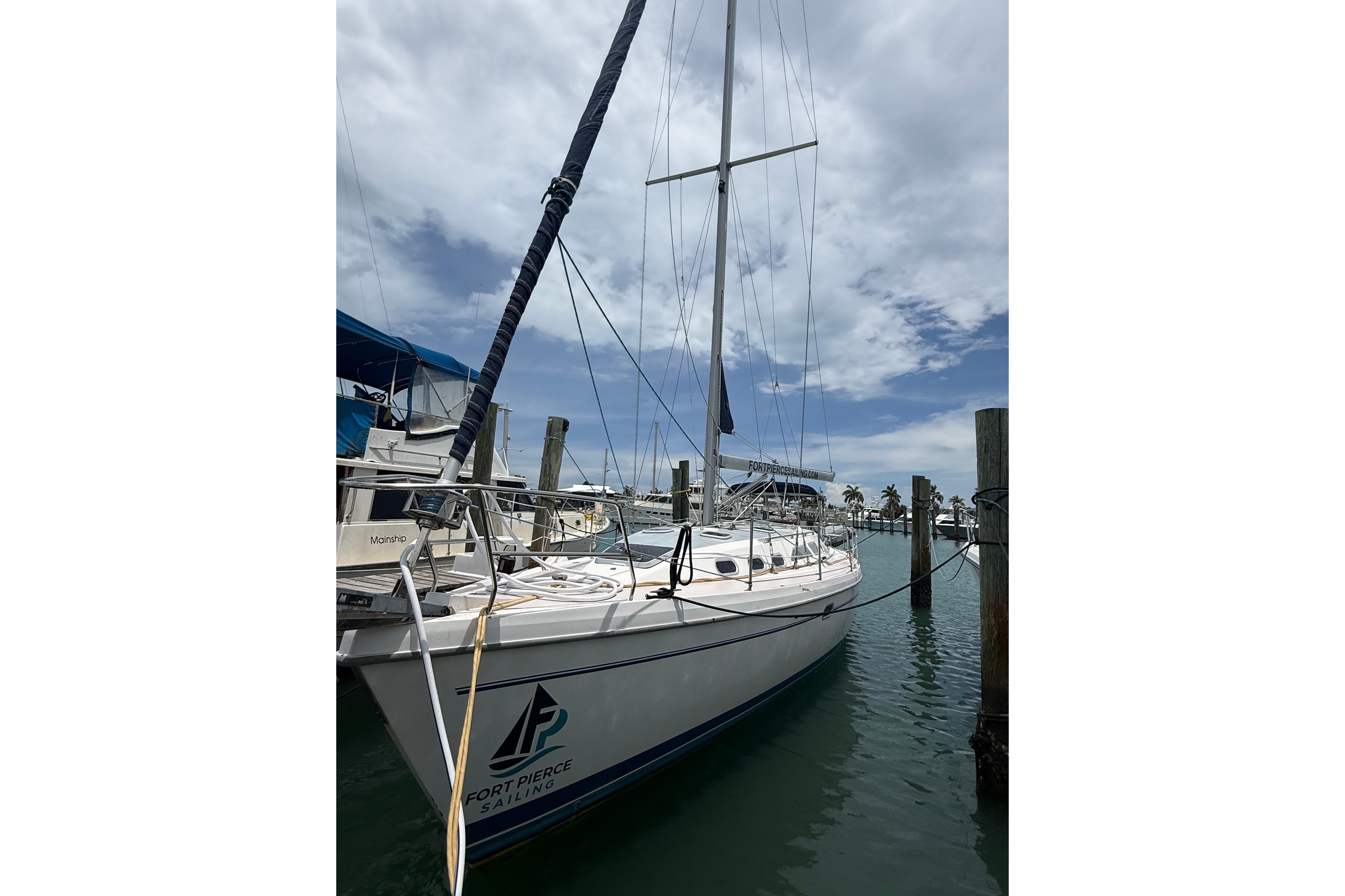 2001 Catalina 390