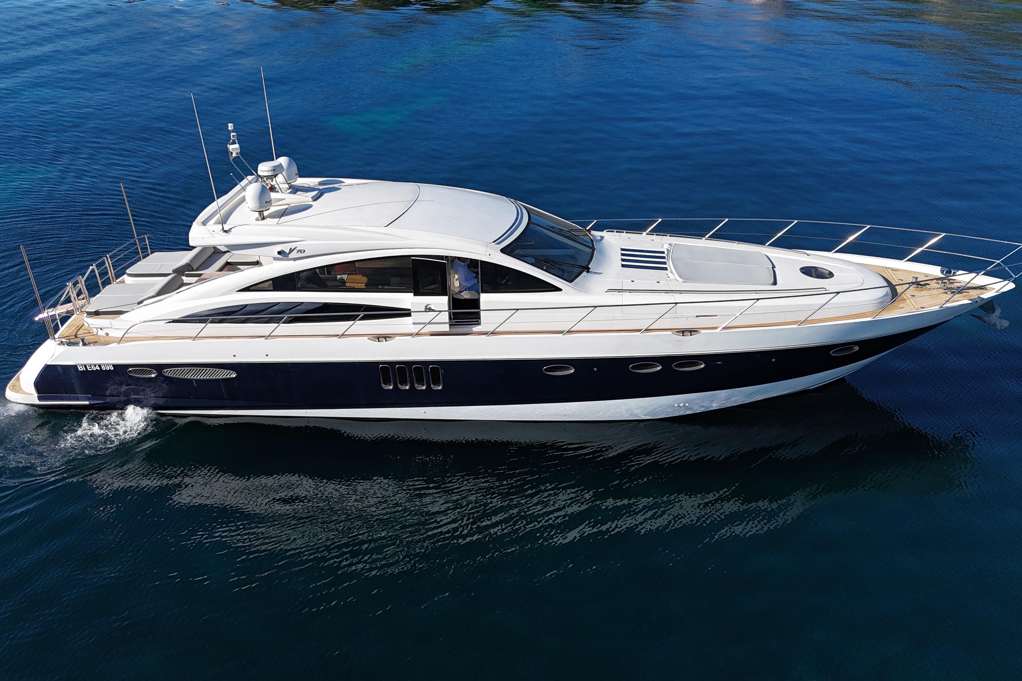 2006 Princess V70