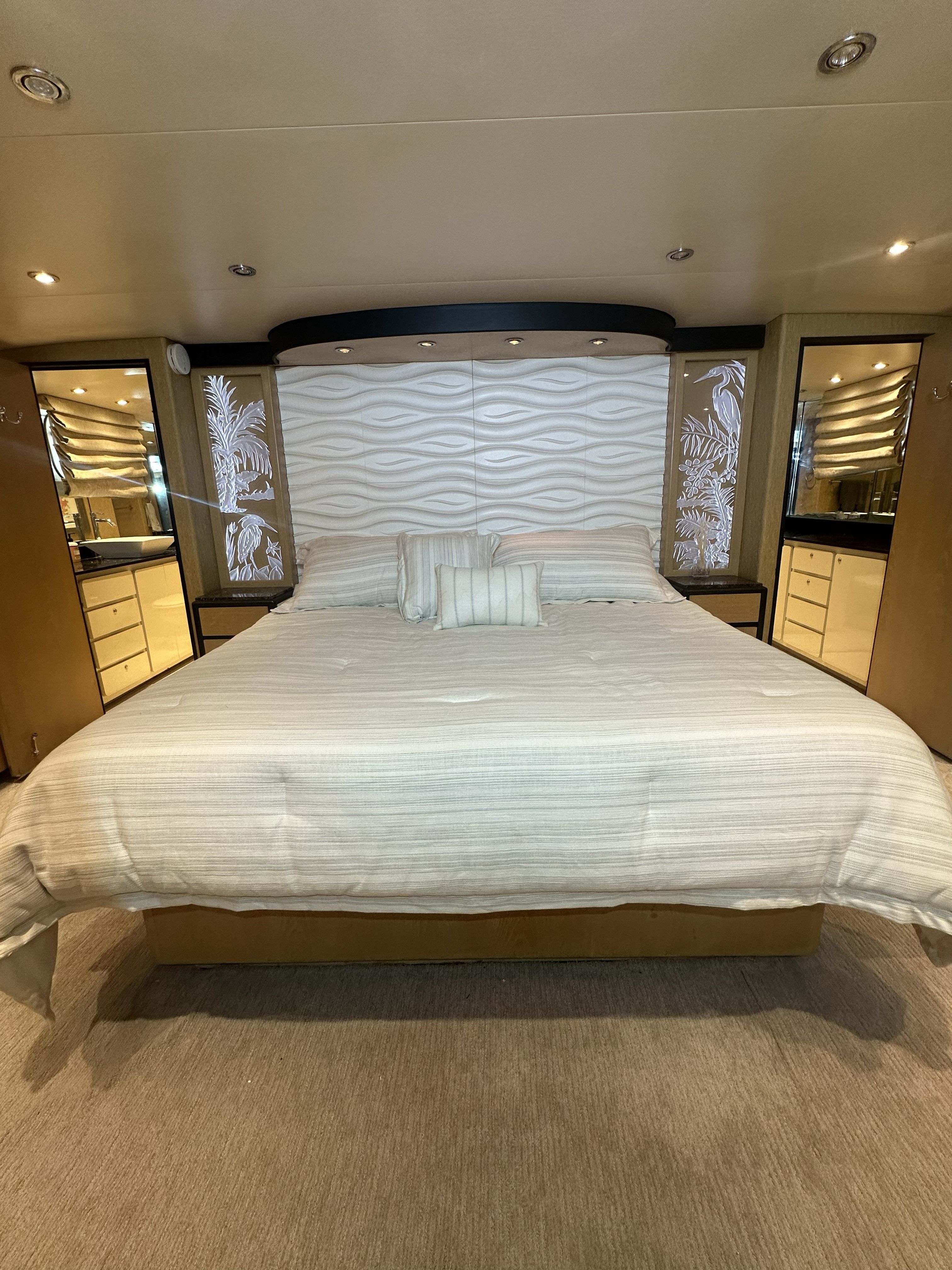 1986 Broward 94' Motor Yacht - 11