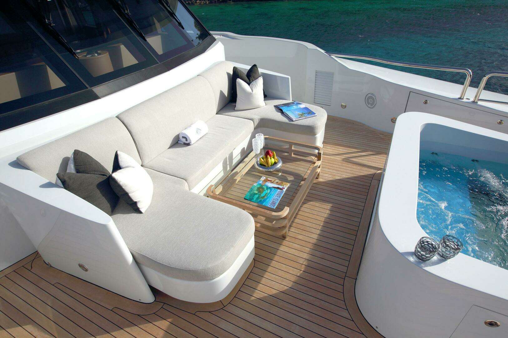 2016 Crescent Full Displacement, Twin Screw Diesel - Image 24