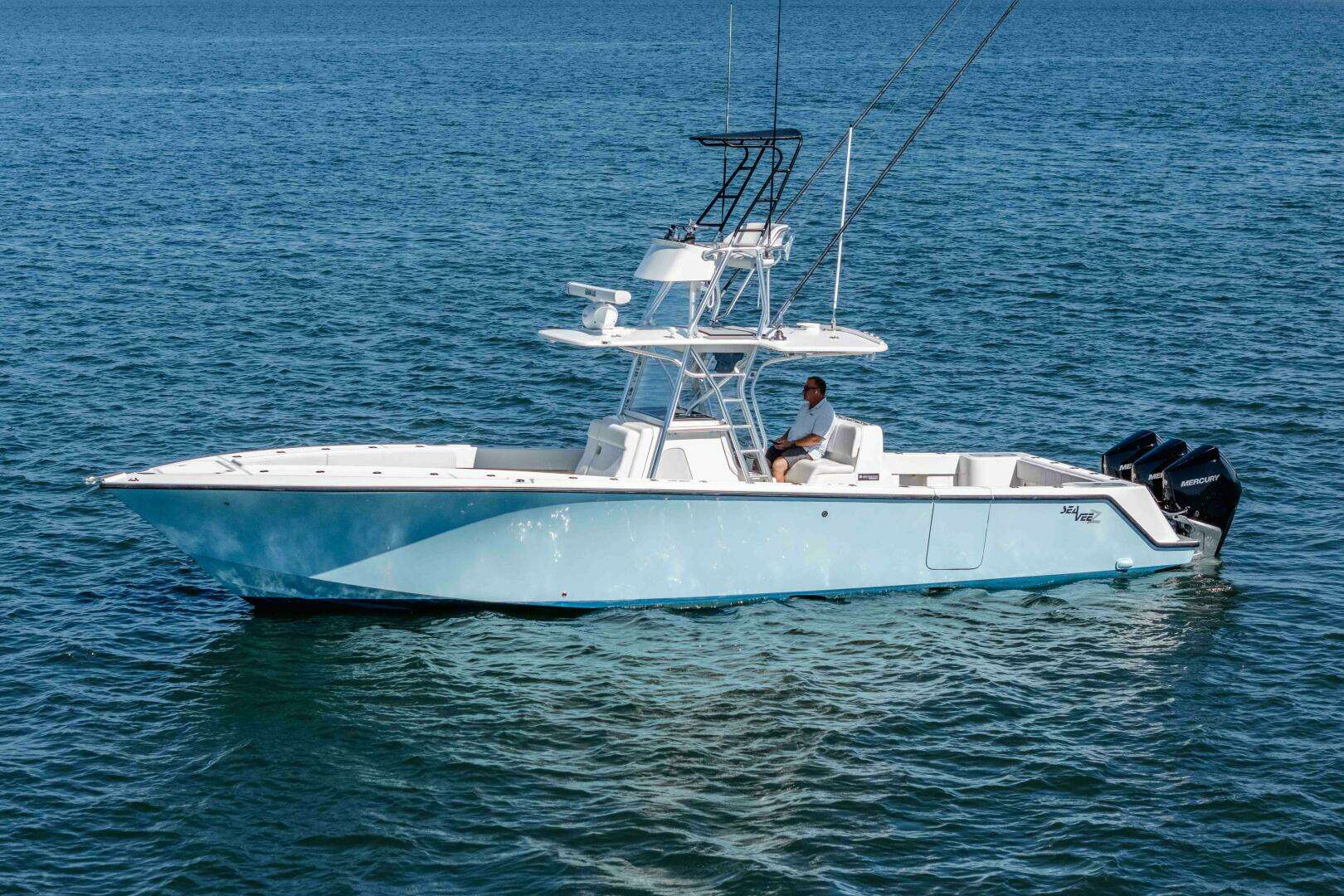 2018 SeaVee 370 Z - Image 39