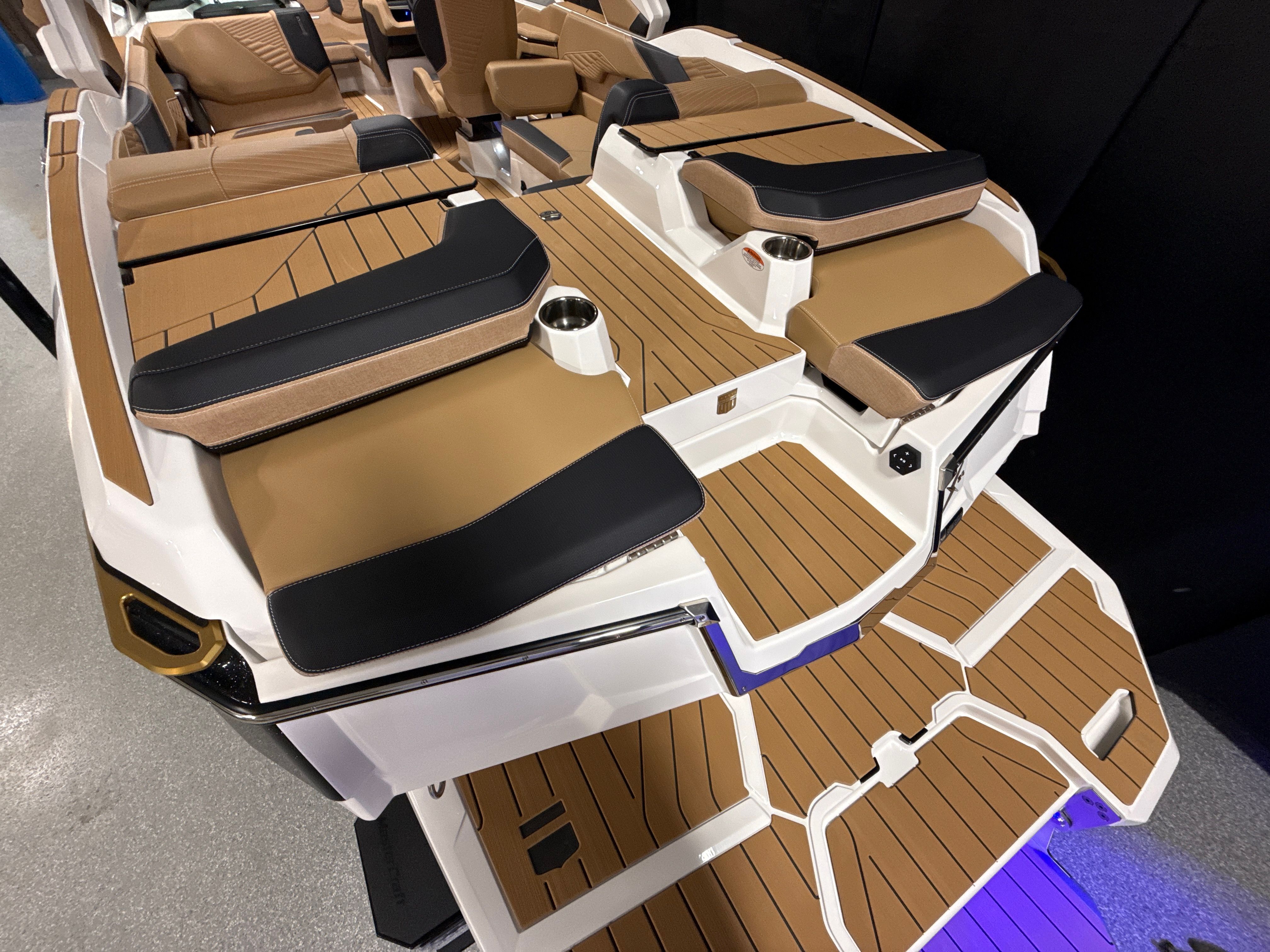 2026 MasterCraft X24 - 16