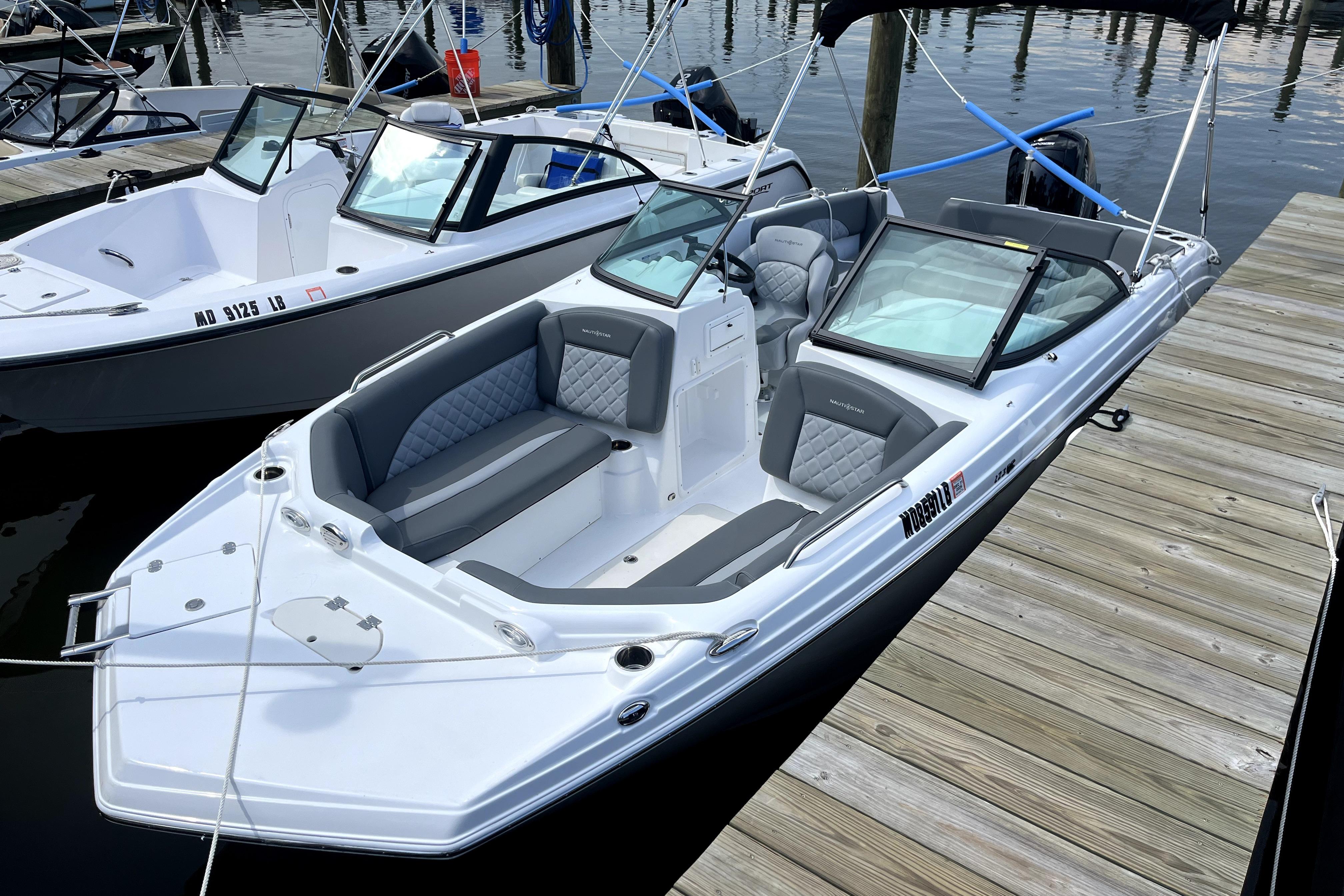 2025 NauticStar 223 DC