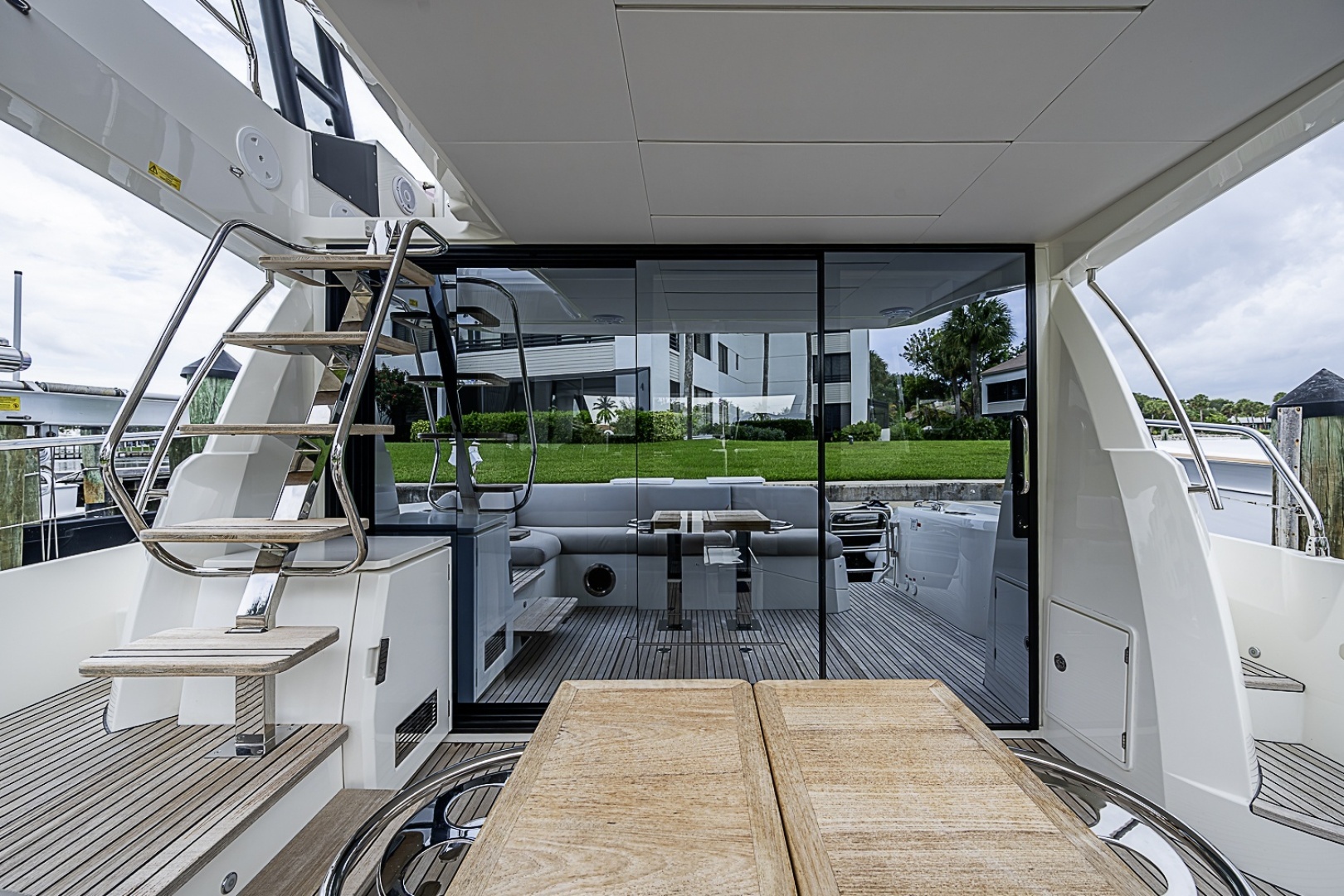 2021 Prestige 520 - Image 16