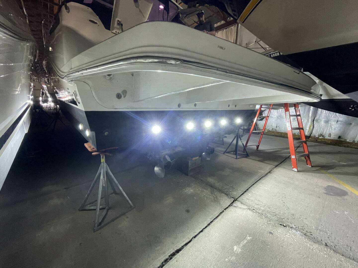2010 Sea Ray 450 Sundancer - Image 13