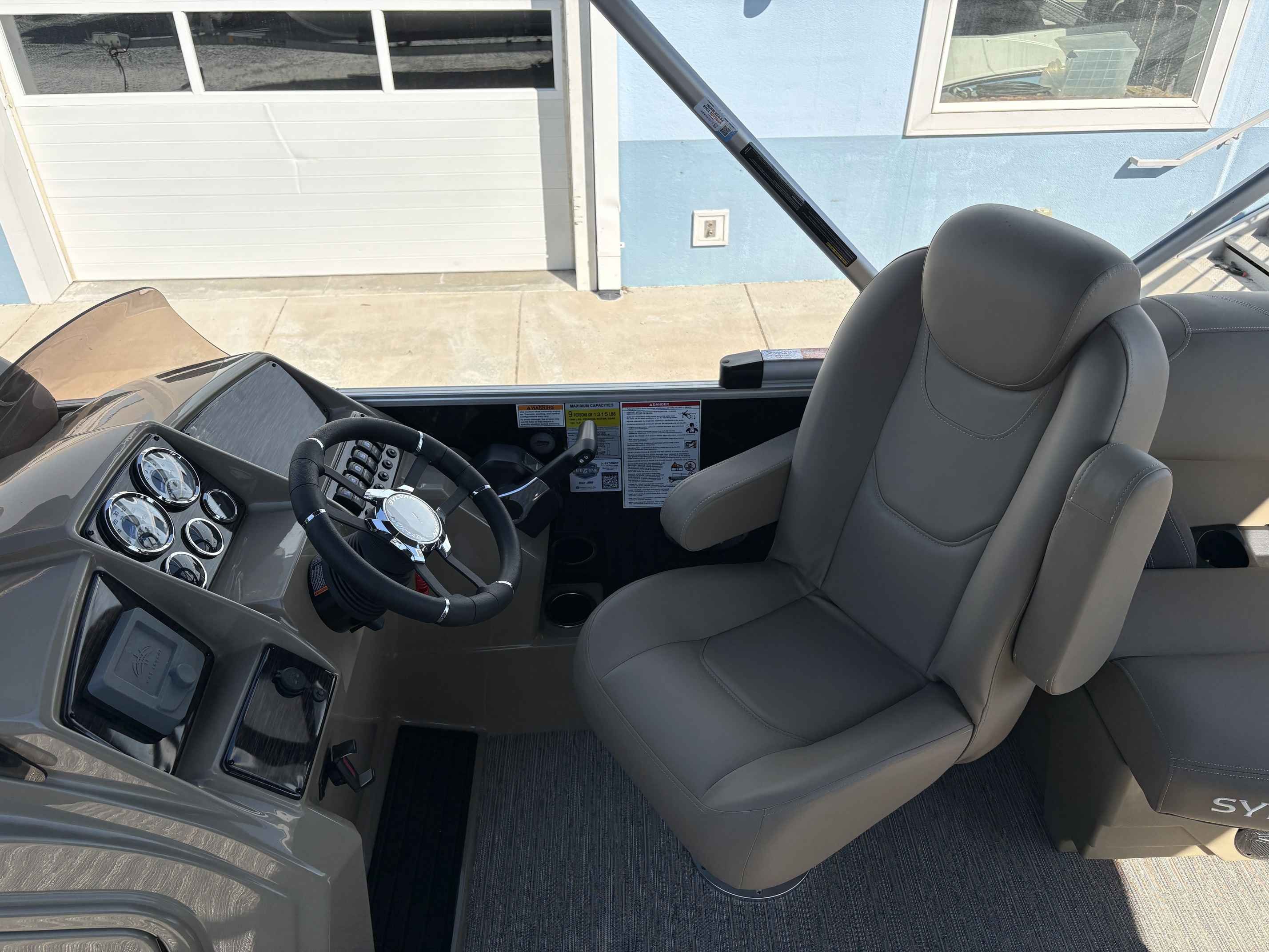 2026 Sylvan Mirage 8520 LZ - 8