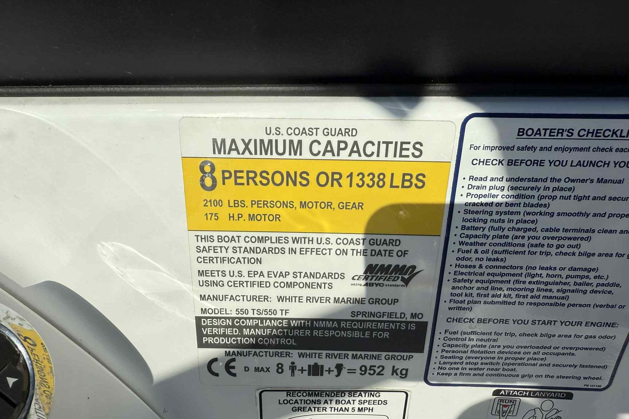 2021 Tahoe 550 TS capacity label, 8 persons or 1338 lbs, 175 HP motor.