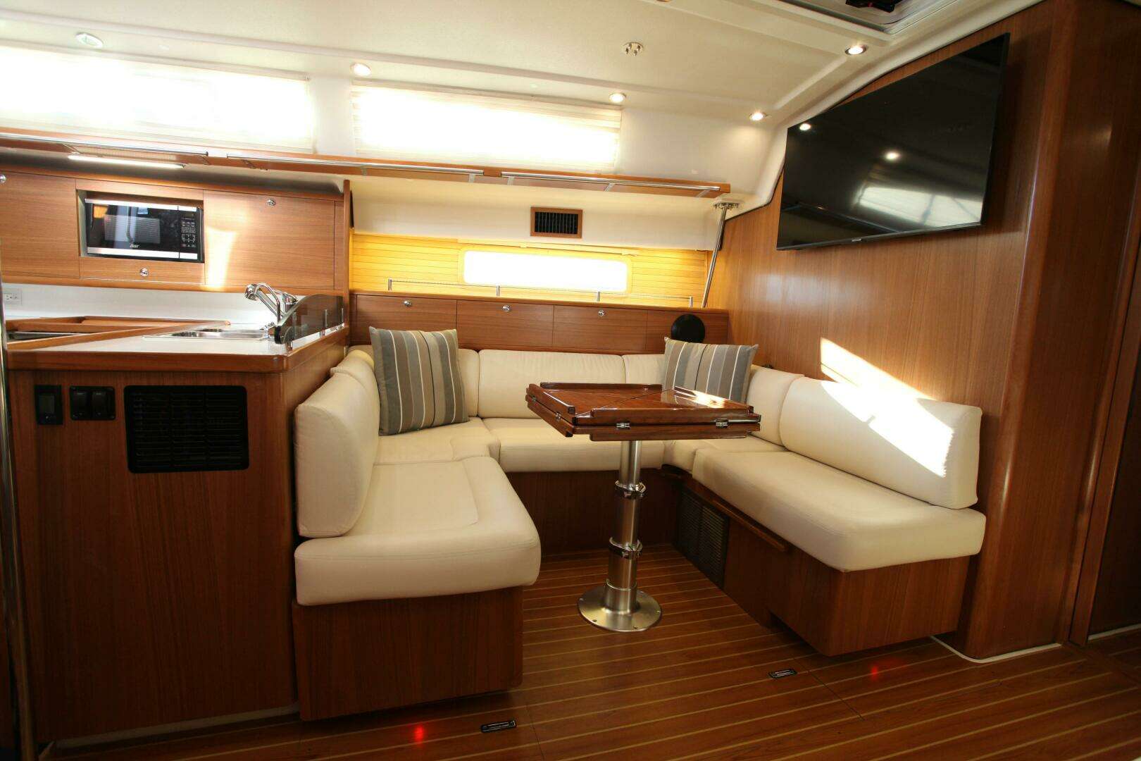 2025 Catalina 426 - Image 182