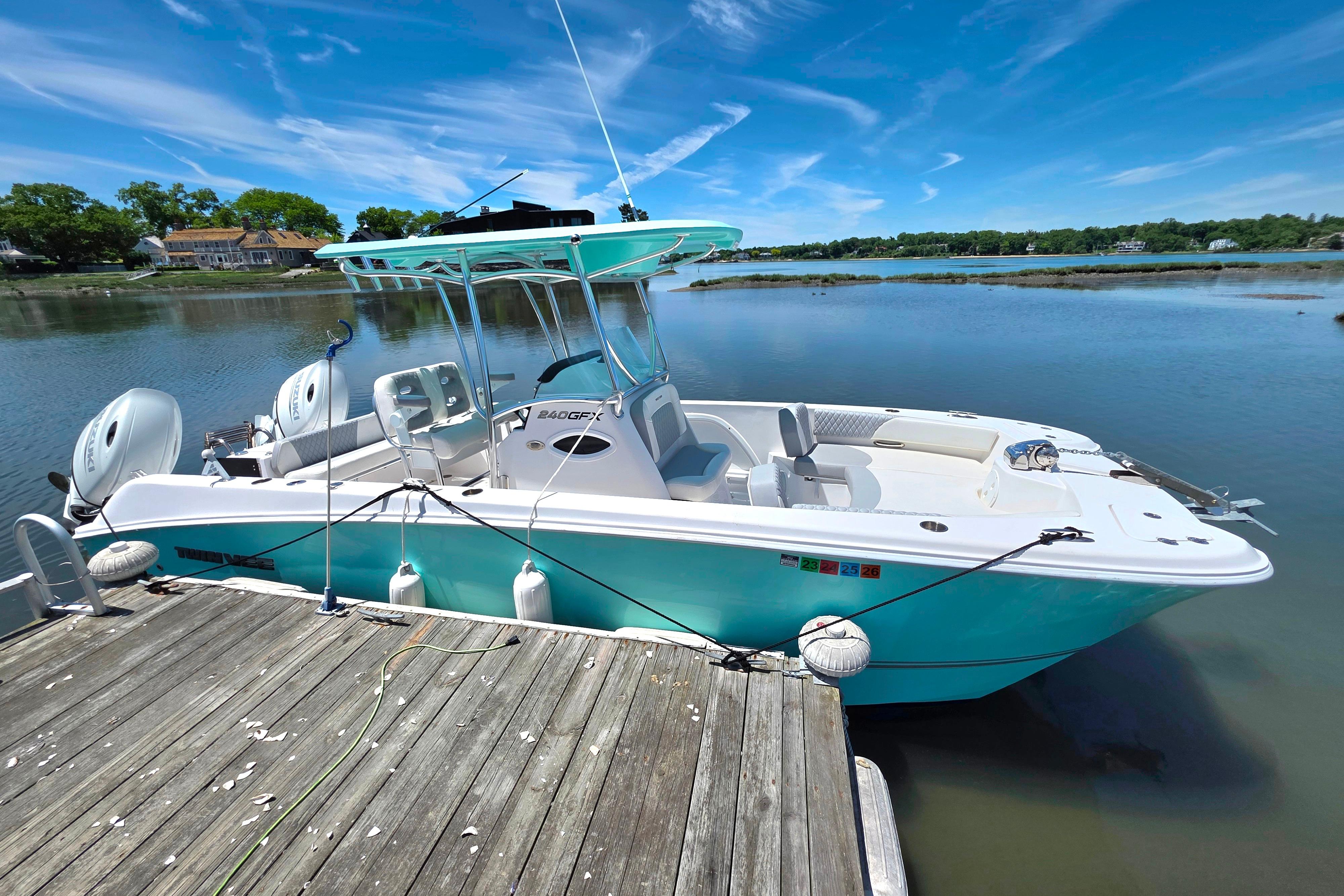 2023 Twin Vee 240 GFX CC
