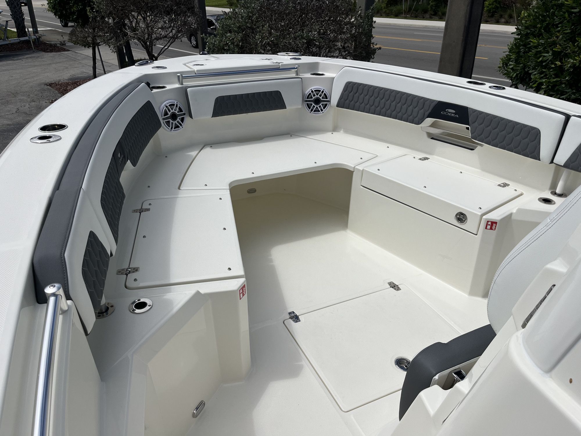 2026 Cobia 285 Open Center Console - 17