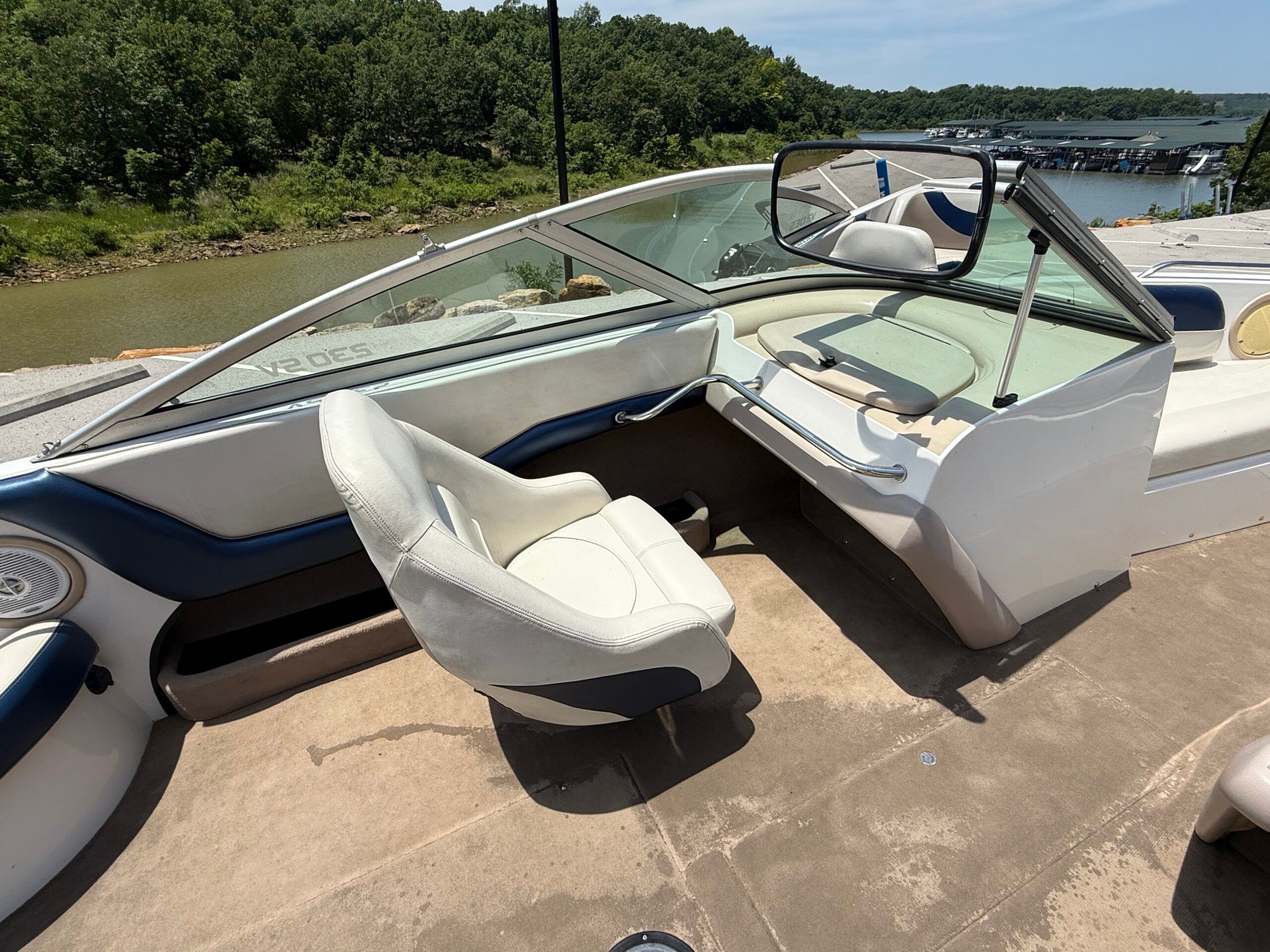 2000 MasterCraft MariStar 230 SV - 29