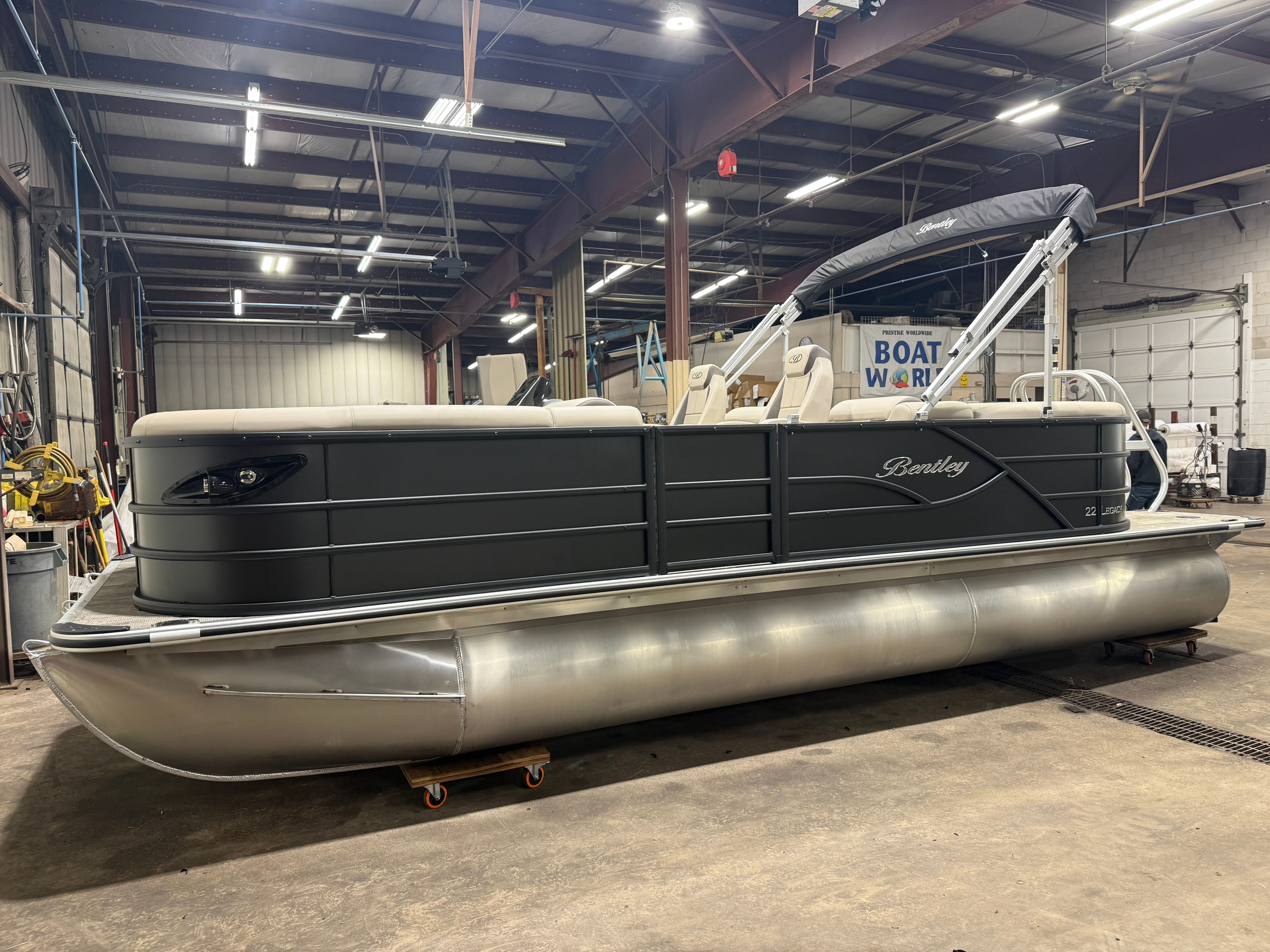 2026 Bentley Pontoons Legacy 223 Navigator Quad Lounge Tritoon & Honda 4-Stroke EFI - 42