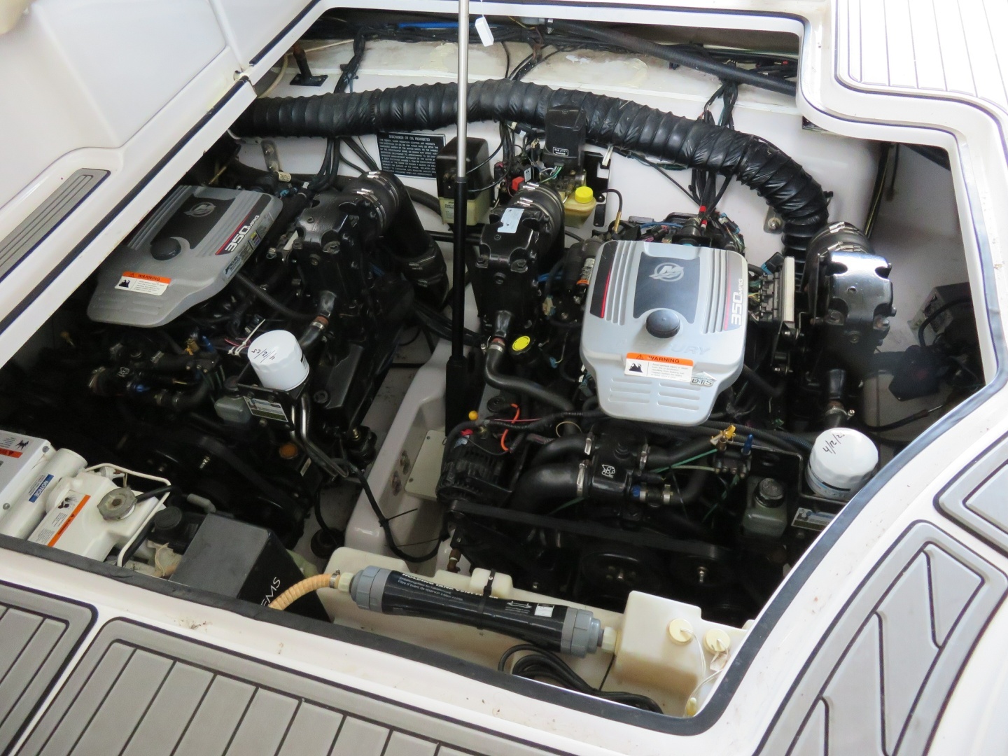 2008 Four Winns 338 Vista - Image 17