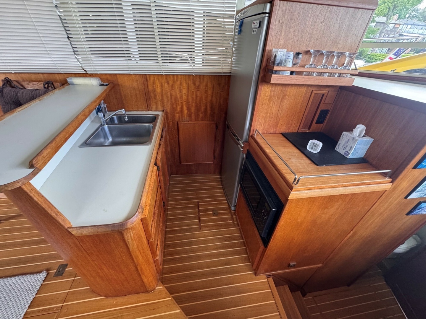1987 Chris-Craft 44 Sedan - Image 12