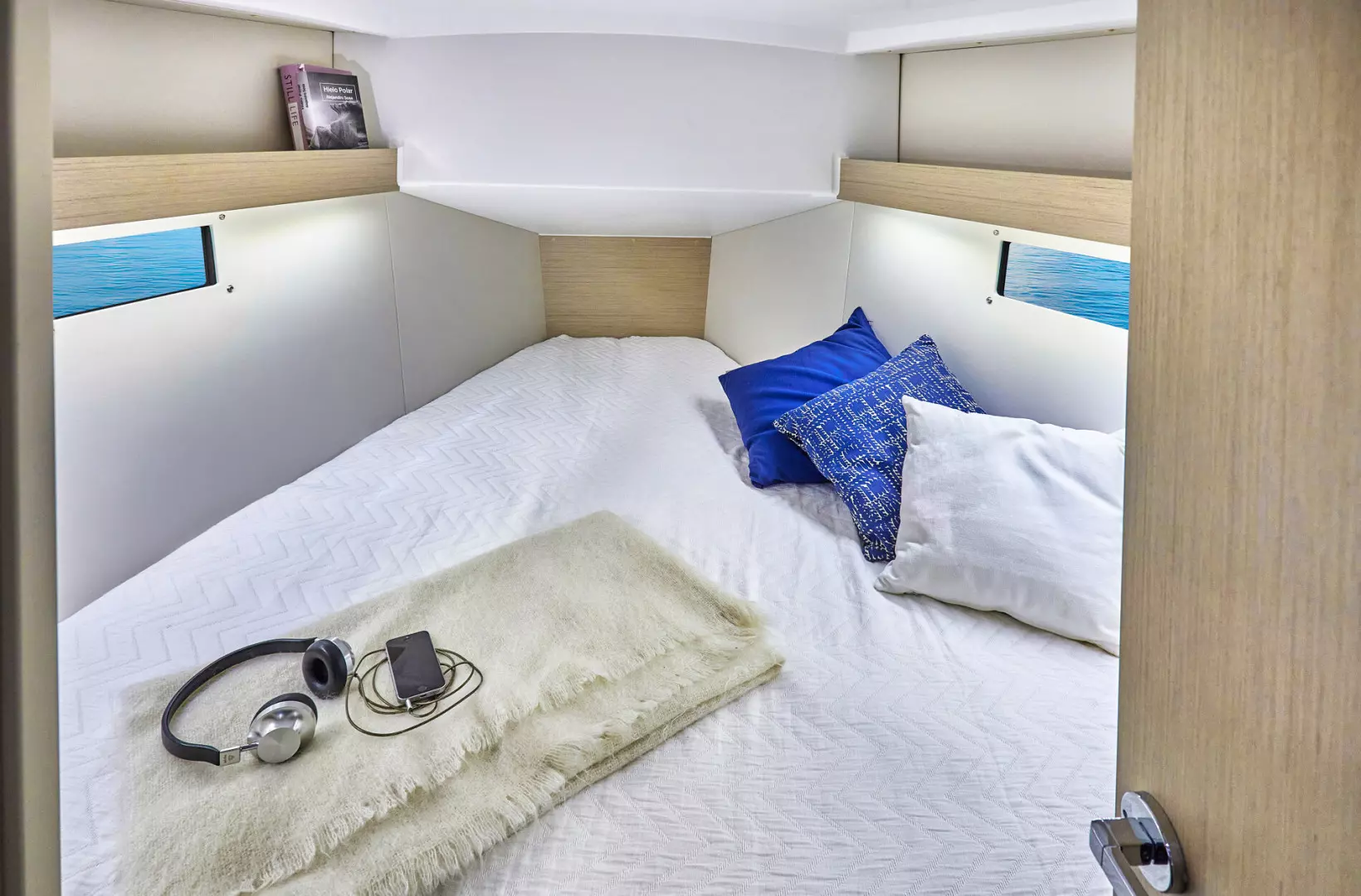 2026 Beneteau Oceanis 34.1 - Image 9