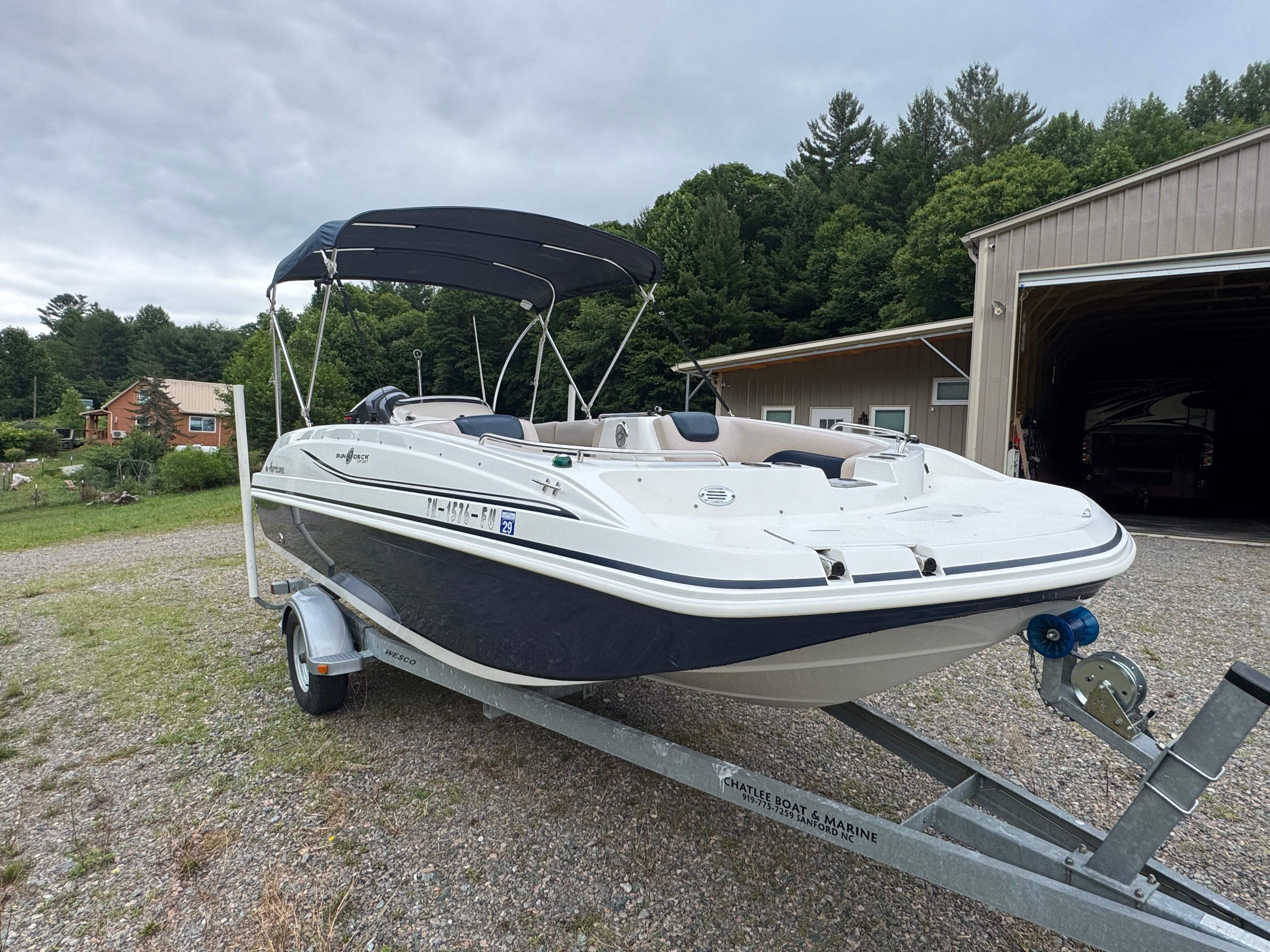 2015 Hurricane SunDeck Sport 188 IO