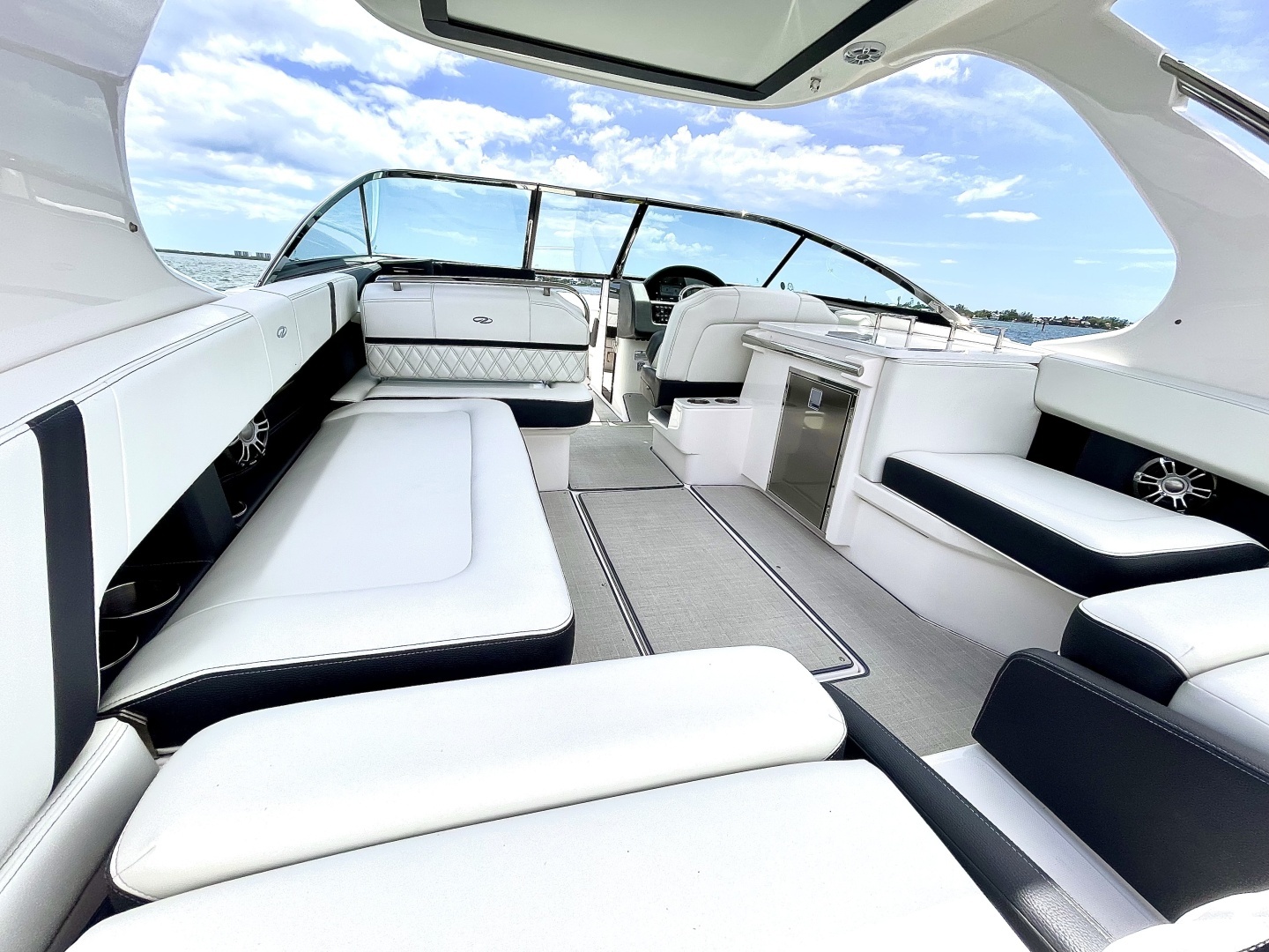2023 Regal 29 OBX - Image 14