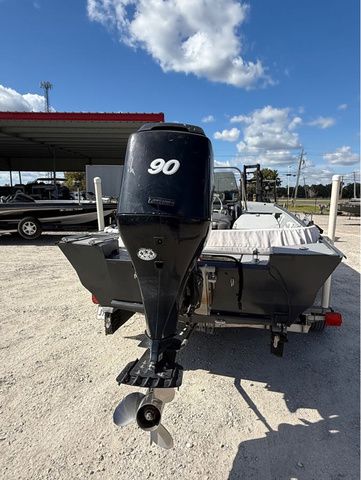 2006 Duracraft 18 Center Console - 3