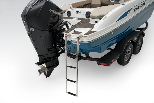 2025 Tahoe 210 S - 66