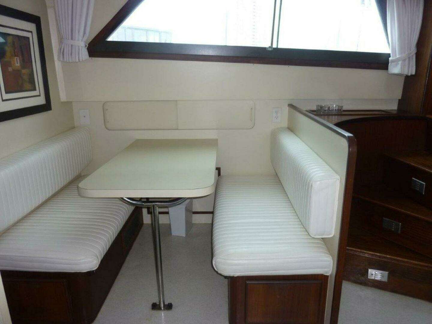1987 Hatteras Flybridge - Image 16