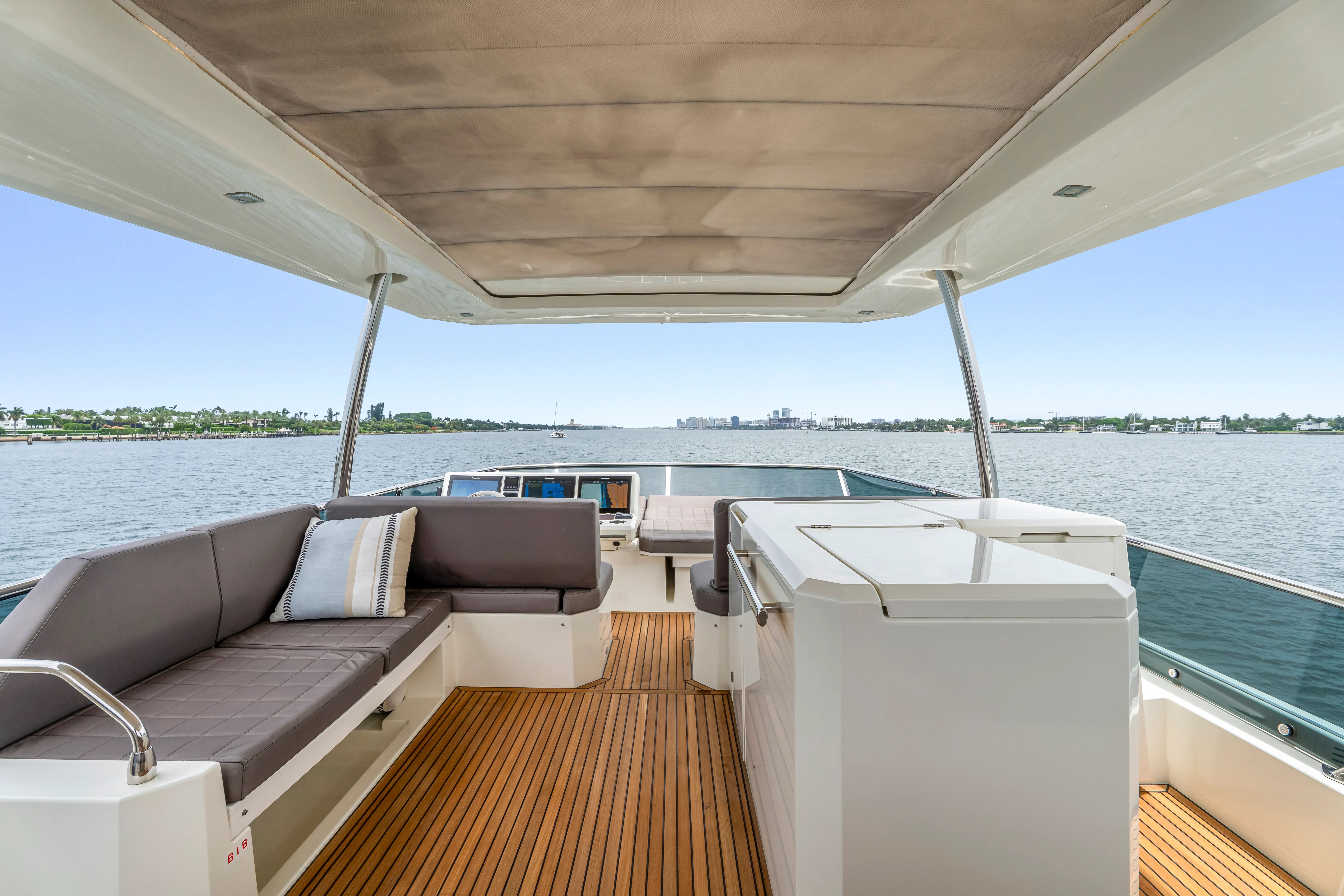 2018 Prestige 630 - Image 44