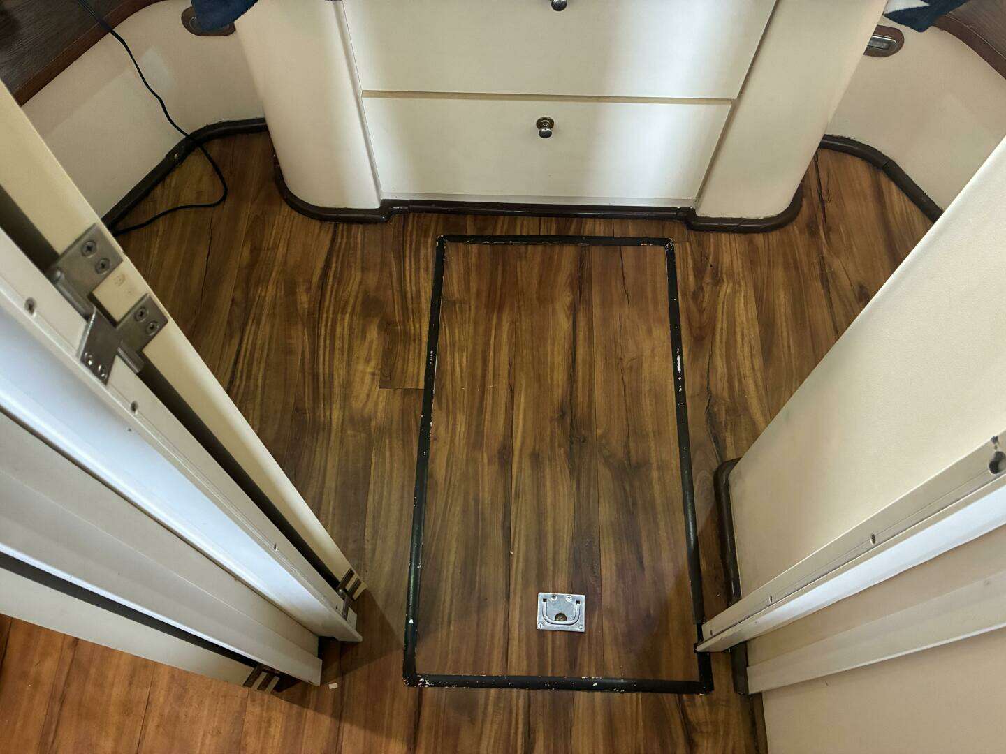 1996 Carver 455 Aft Cabin - Image 11