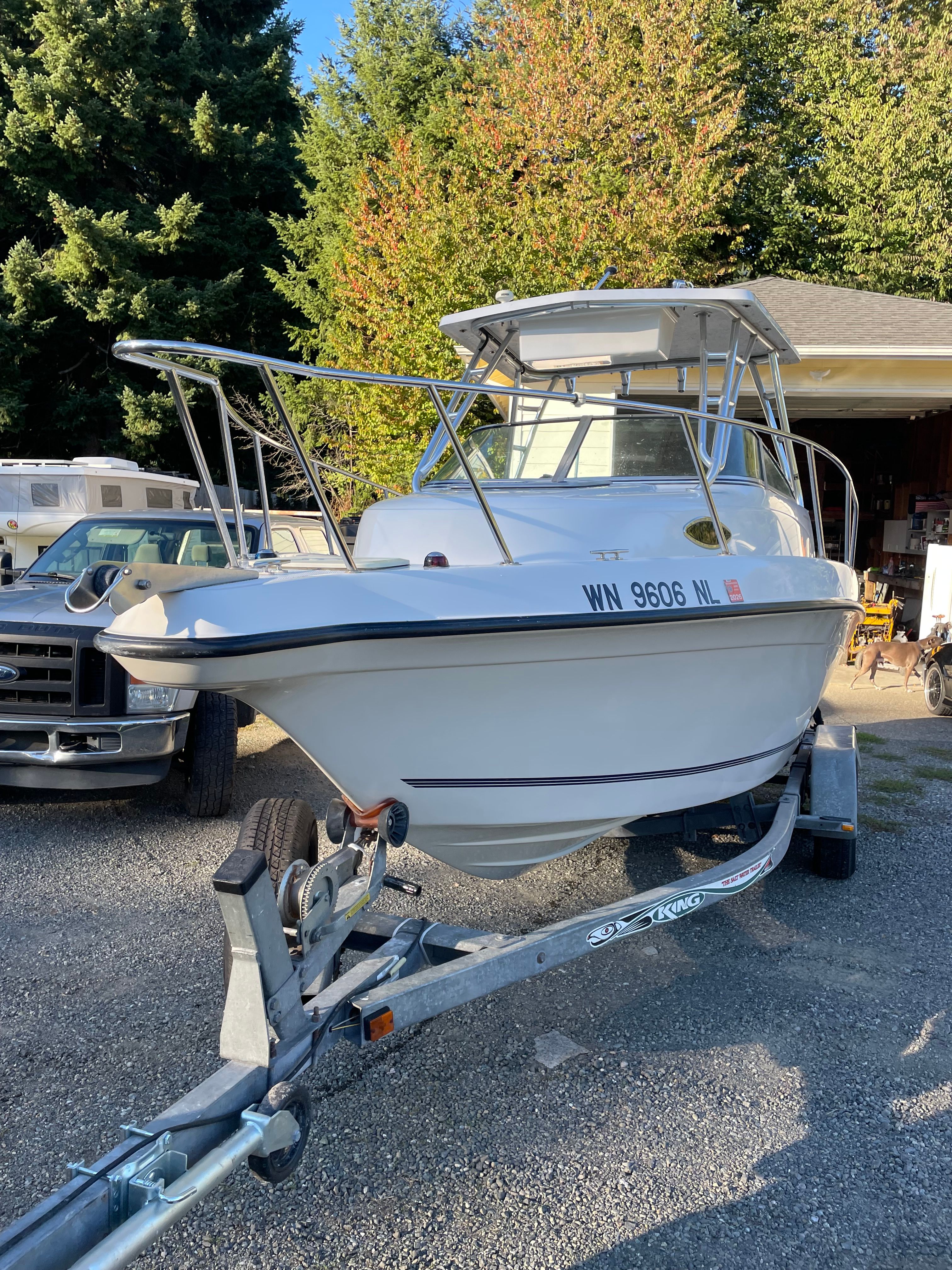 2001 Bluewater 2100 sport fisher