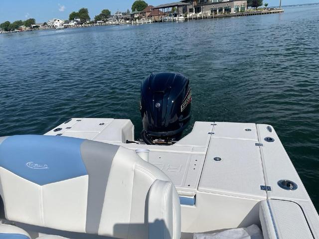 2025 Robalo 226 Cayman - 14