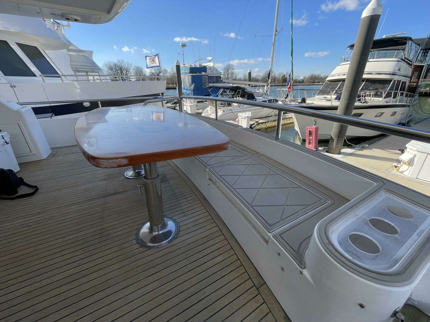 1999 Horizon 70 MY - Image 30
