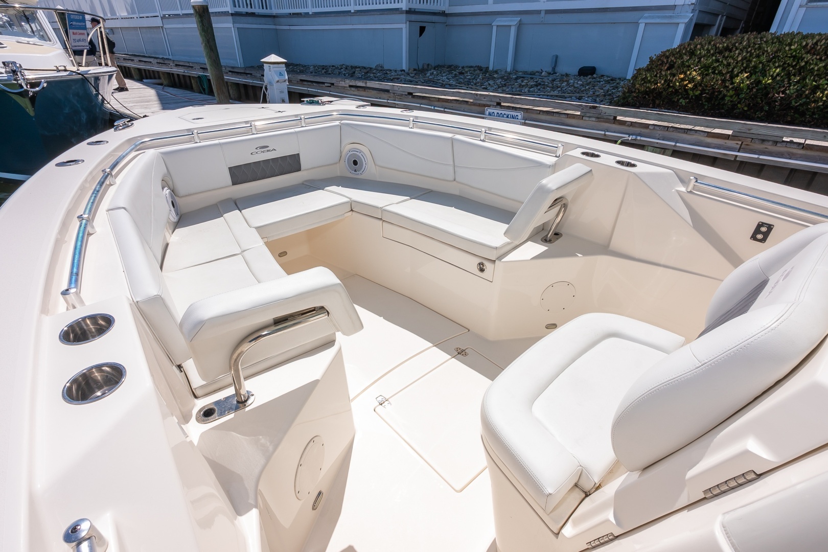 2020 Cobia 320 Center Console - Image 13