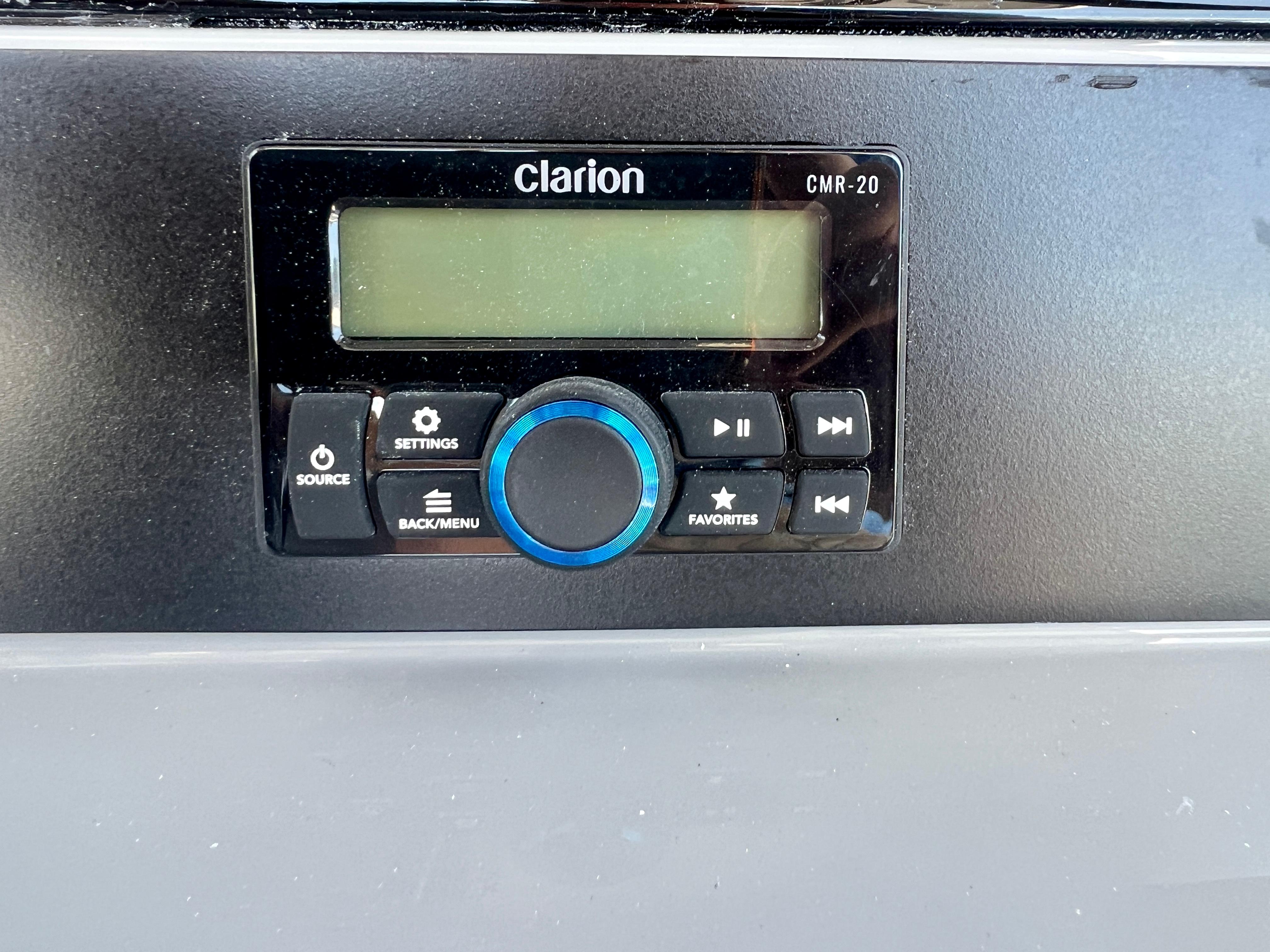 Clarion CMR-20 control on Robalo 266 Cayman 2025.