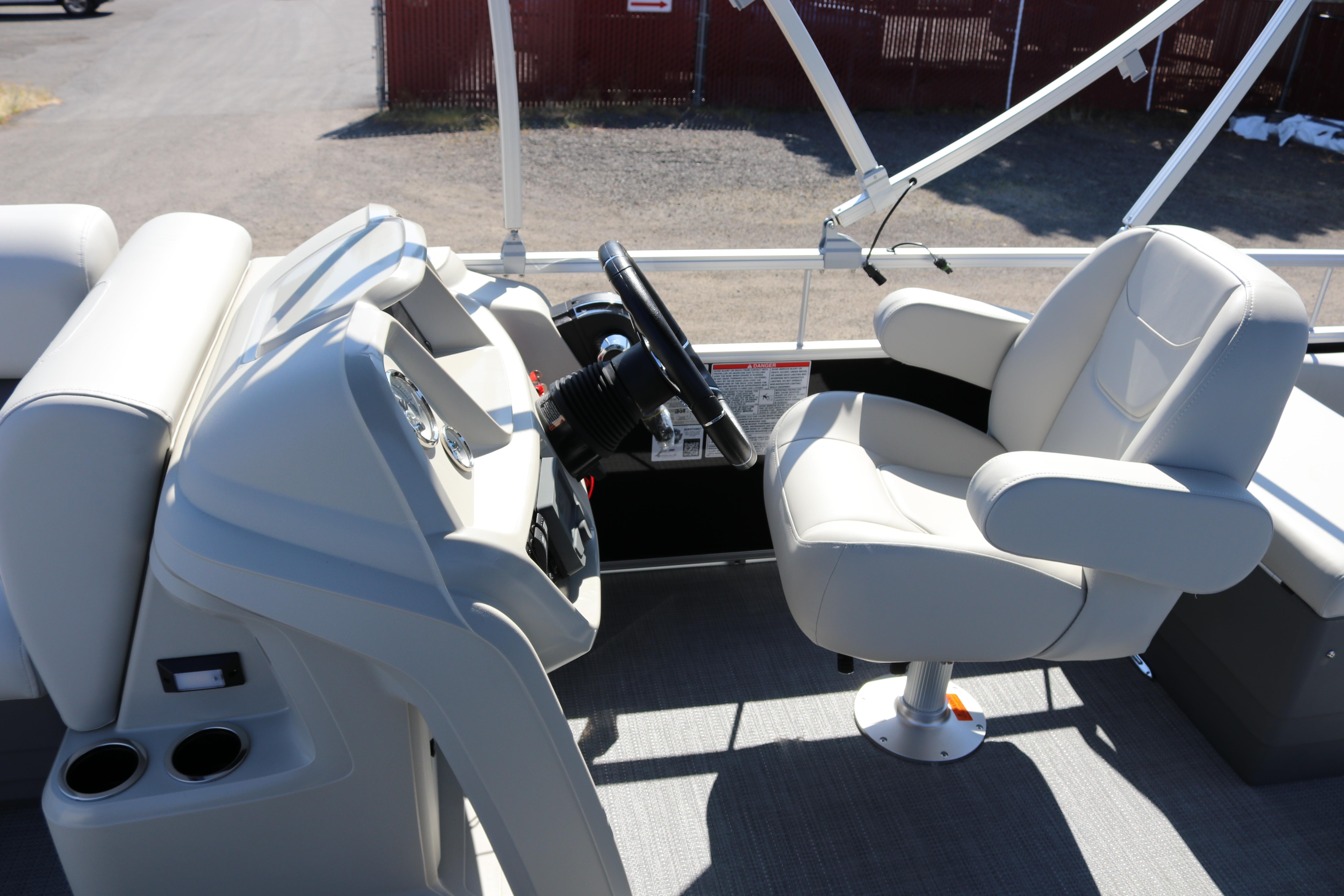 Captain's seat and helm of 2025 SunChaser Vista 20 Fish boat.