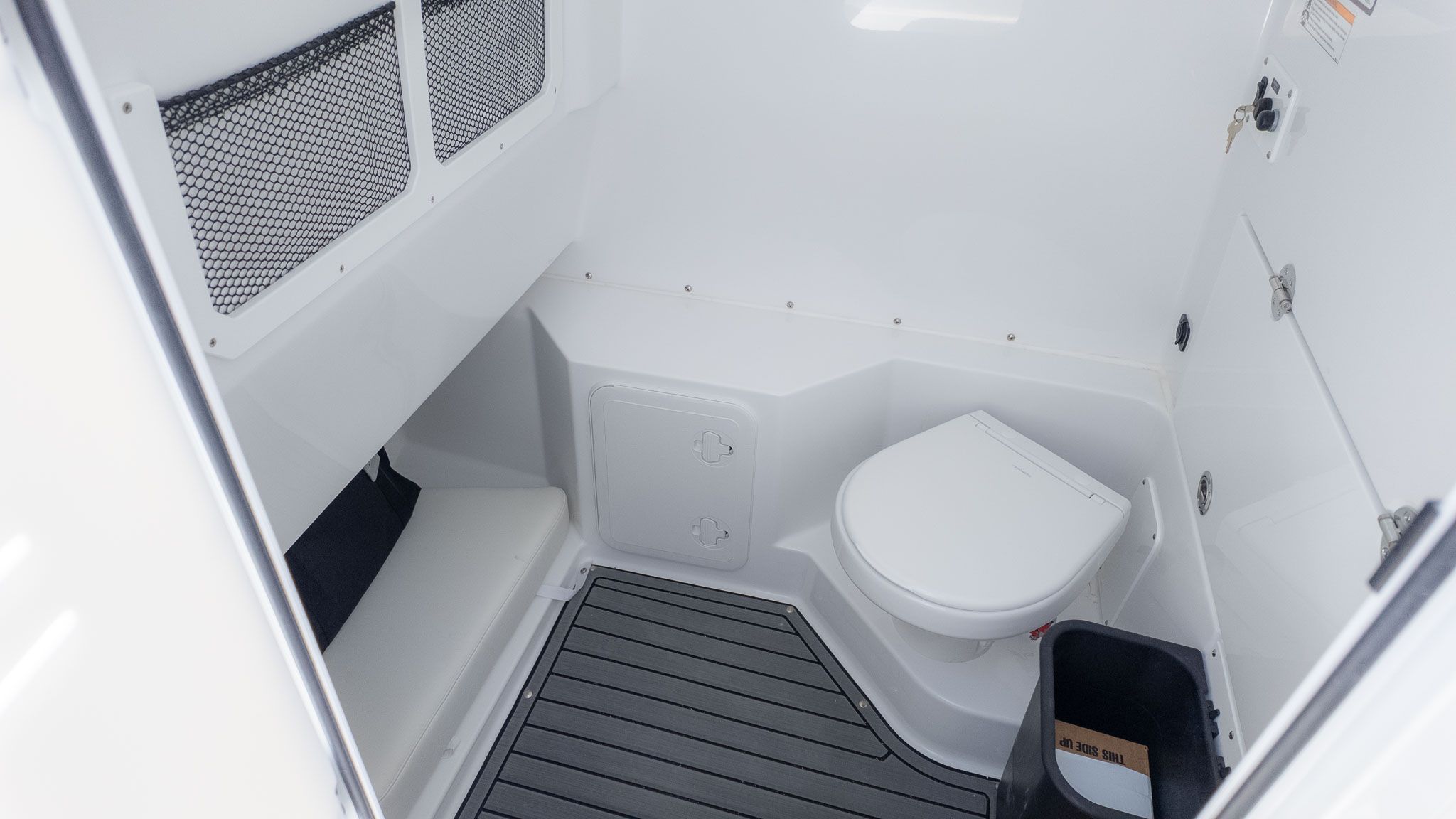 2026 Everglades 285 Center Console - 3