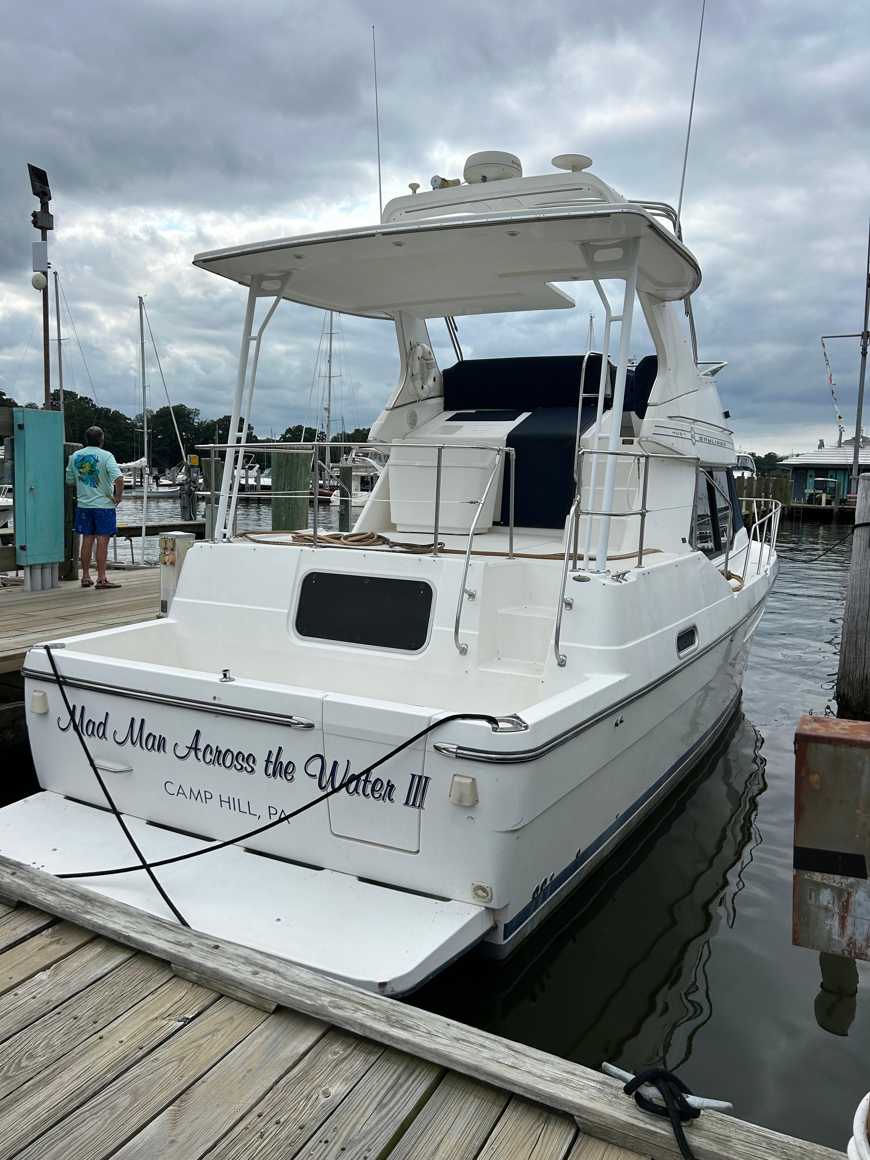 2000 Bayliner 4087 Aft Cabin Motoryacht