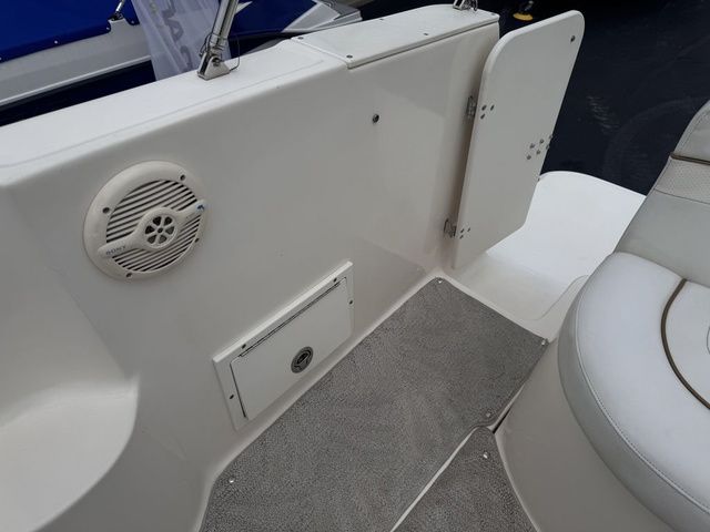 2005 Rinker Fiesta Vee 270 - 27