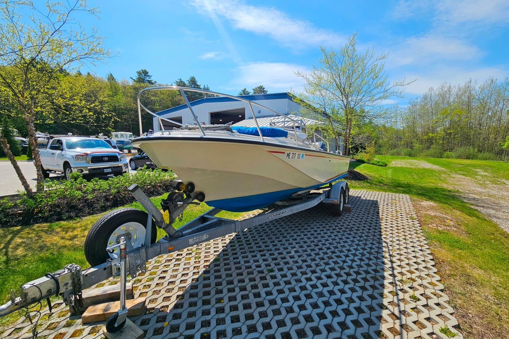 1990 Boston Whaler Outrage Cuddy - Image 6