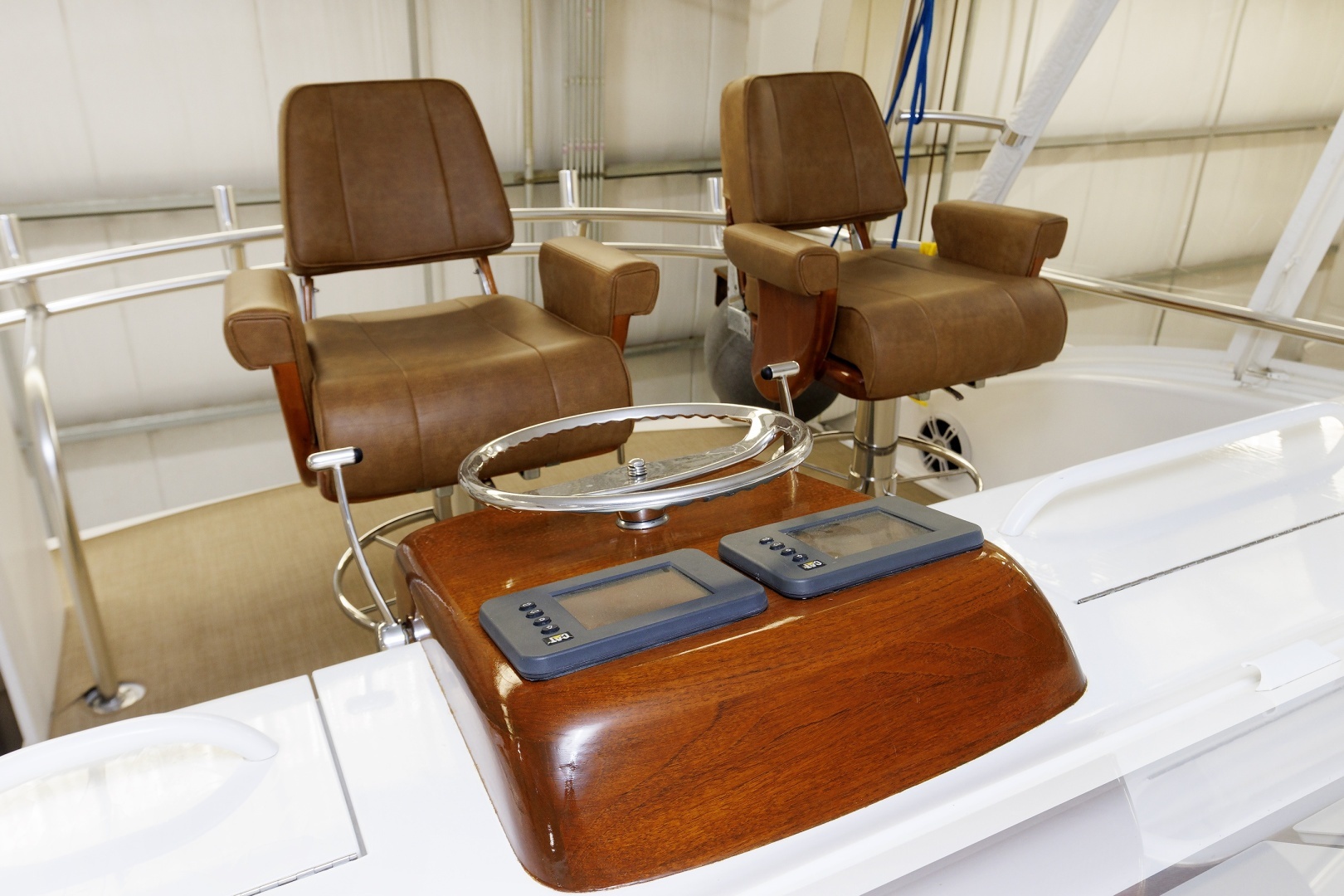 2005 Viking 61 Convertible - Image 17