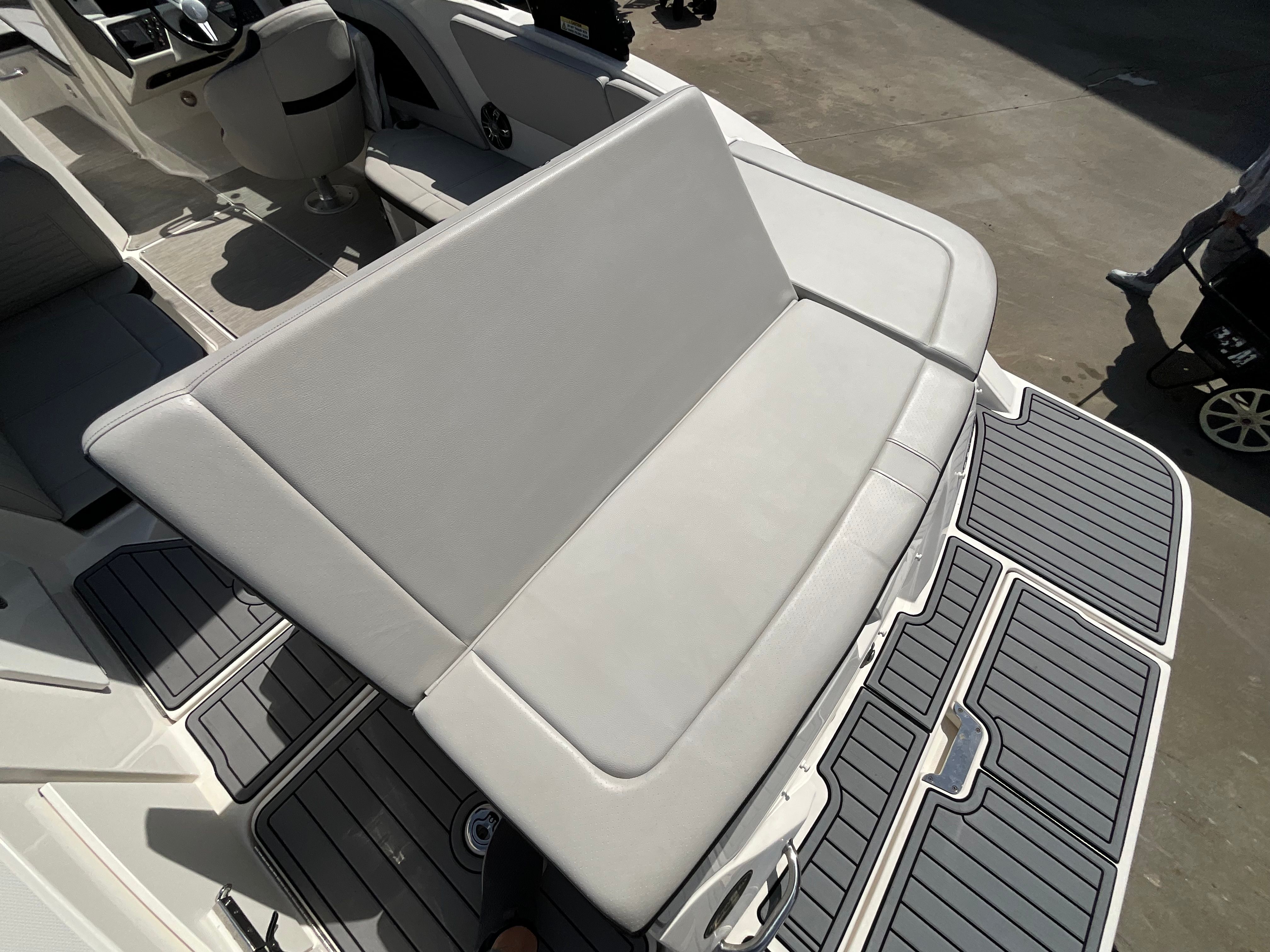 2021 Sea Ray 23 SPX - 10