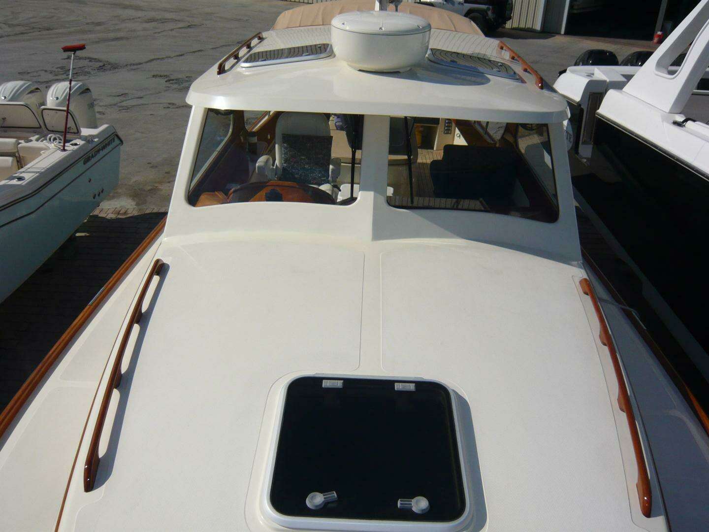 1998 Hinckley 36 Classic - Image 17