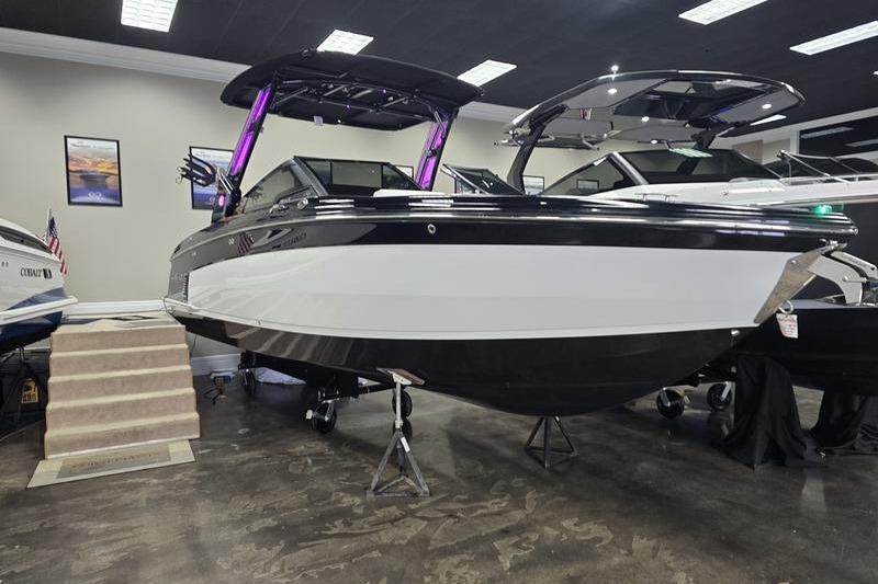2026 Cobalt R8 Surf