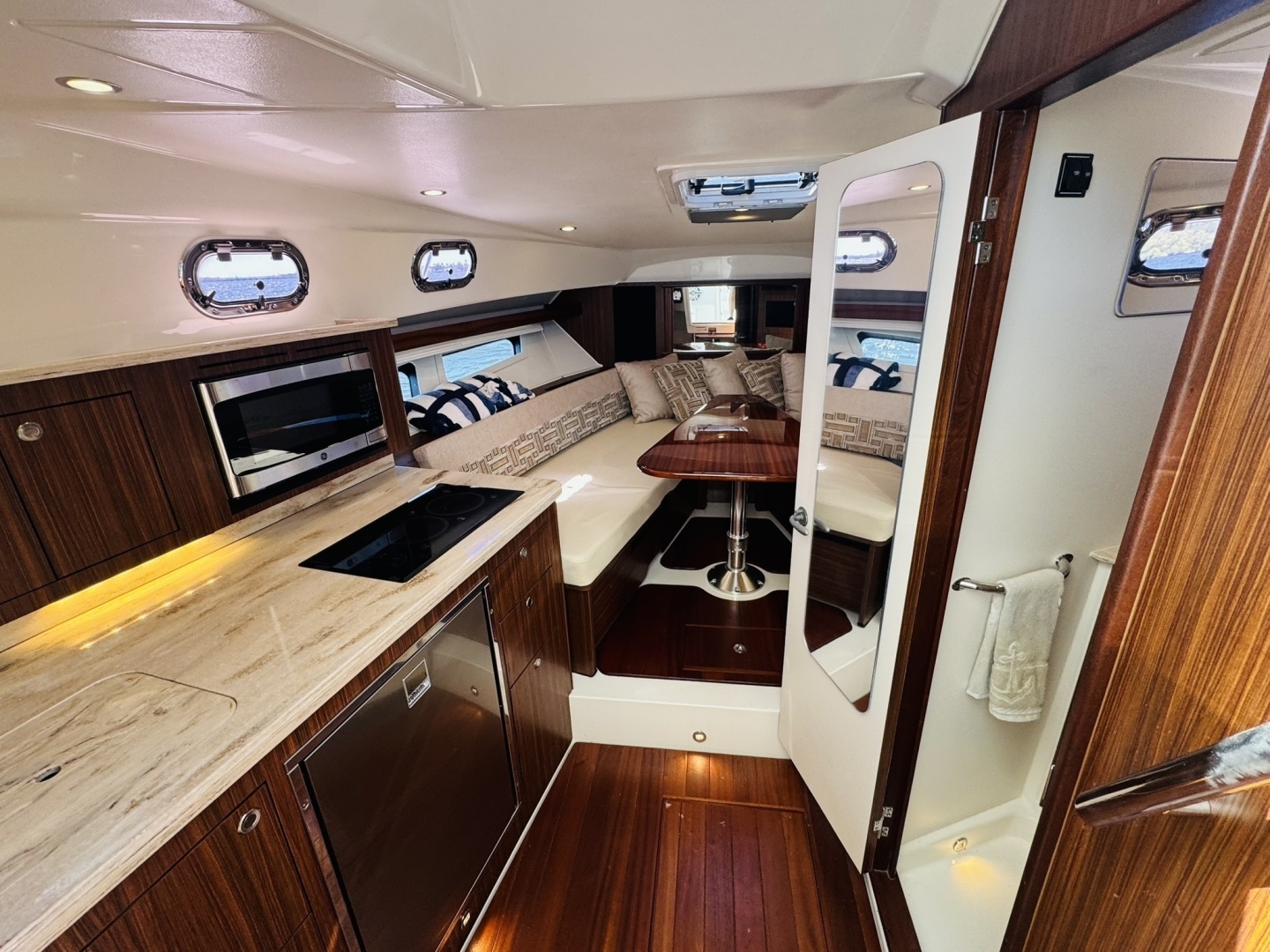 2021 Pursuit OS 355 - Image 35